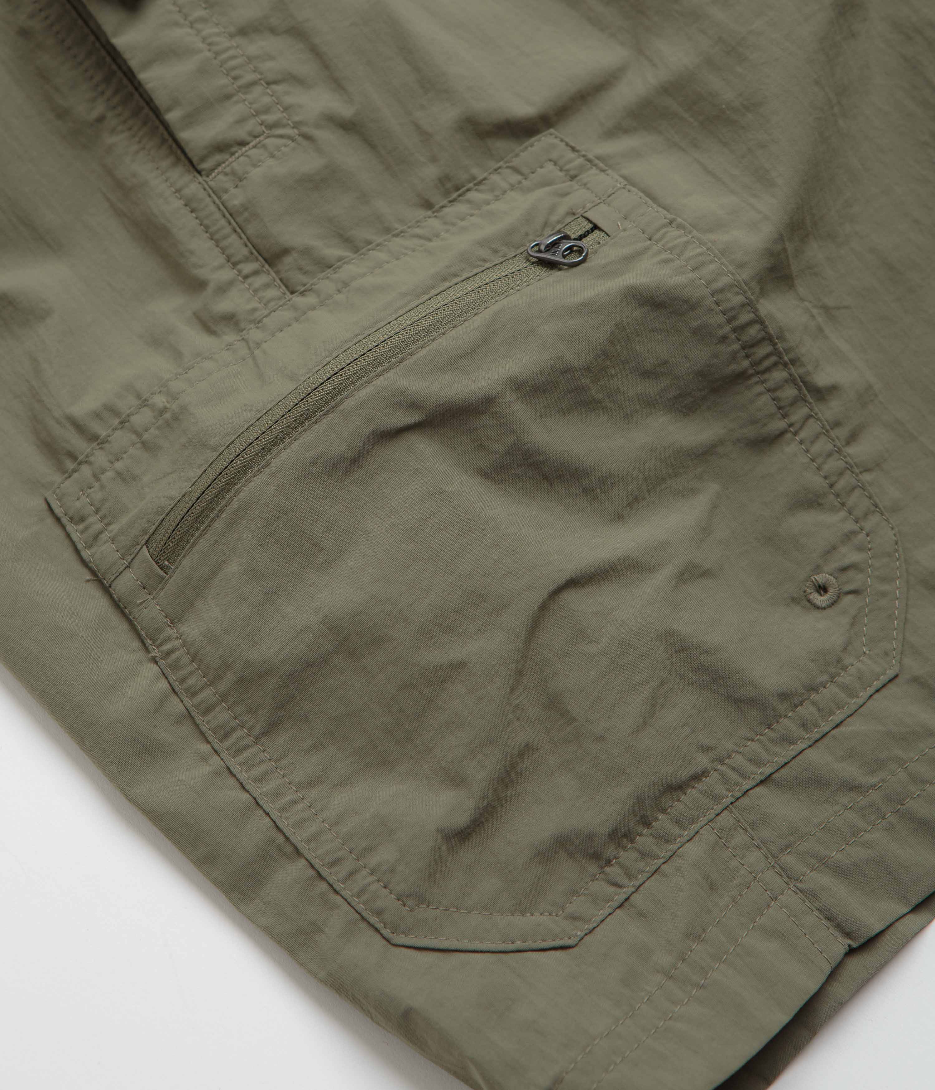 Columbia Stone Green Mountaindale Cargo Shorts - Stylish & Functional