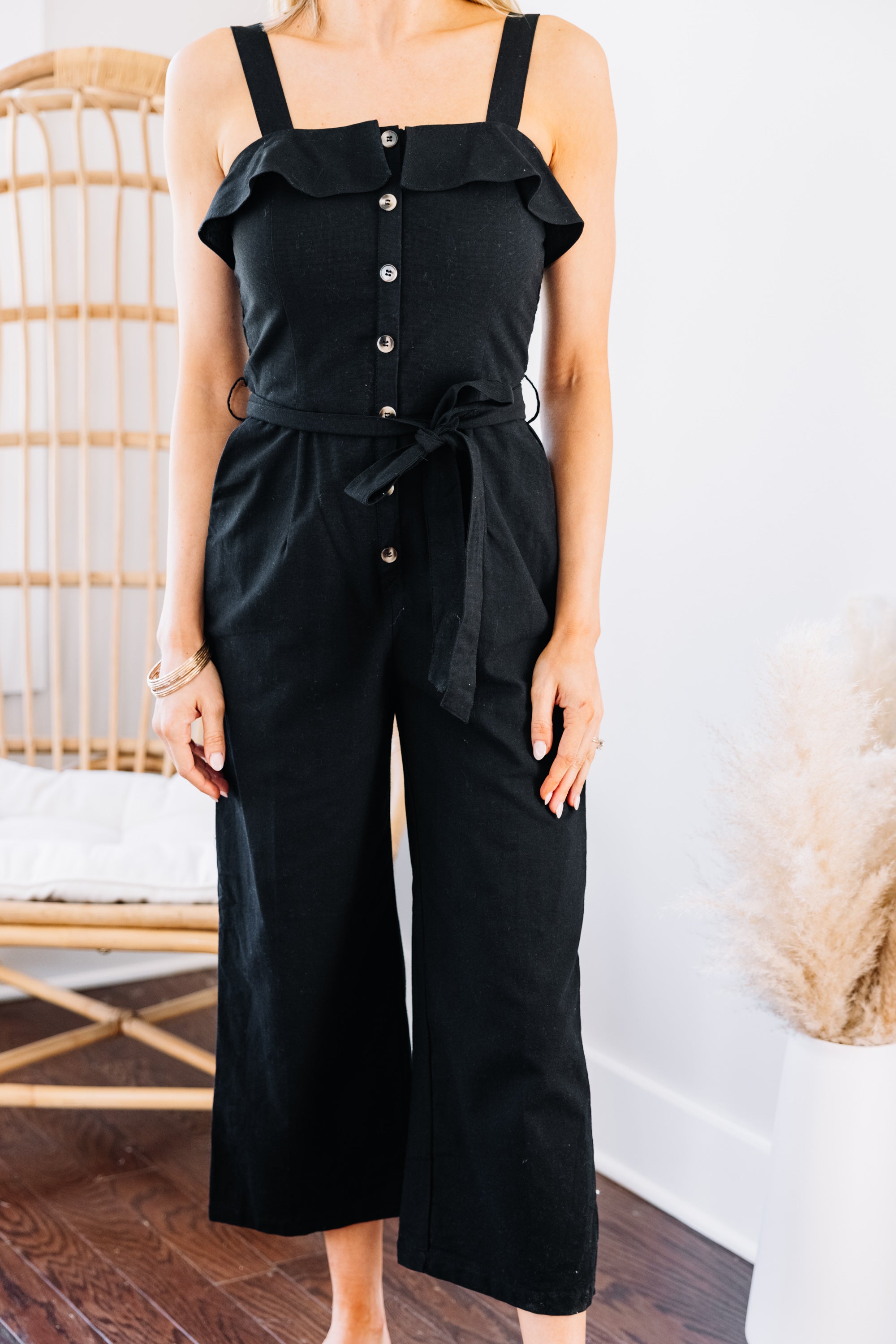 Enchanting Black Linen Jumpsuit: Feel Special Every Day!