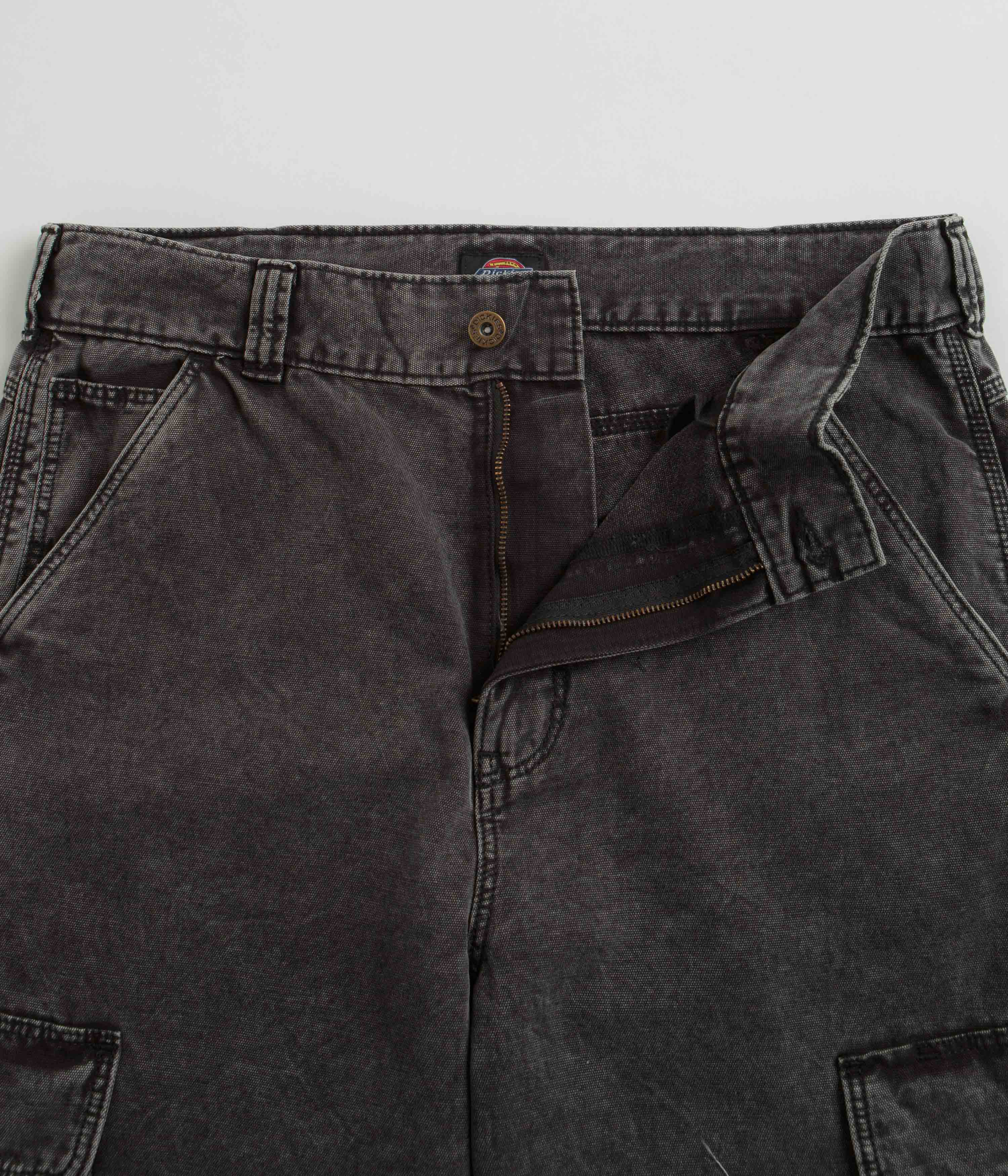 Dickies Newington Black Pants - A Timeless Streetwear Essential