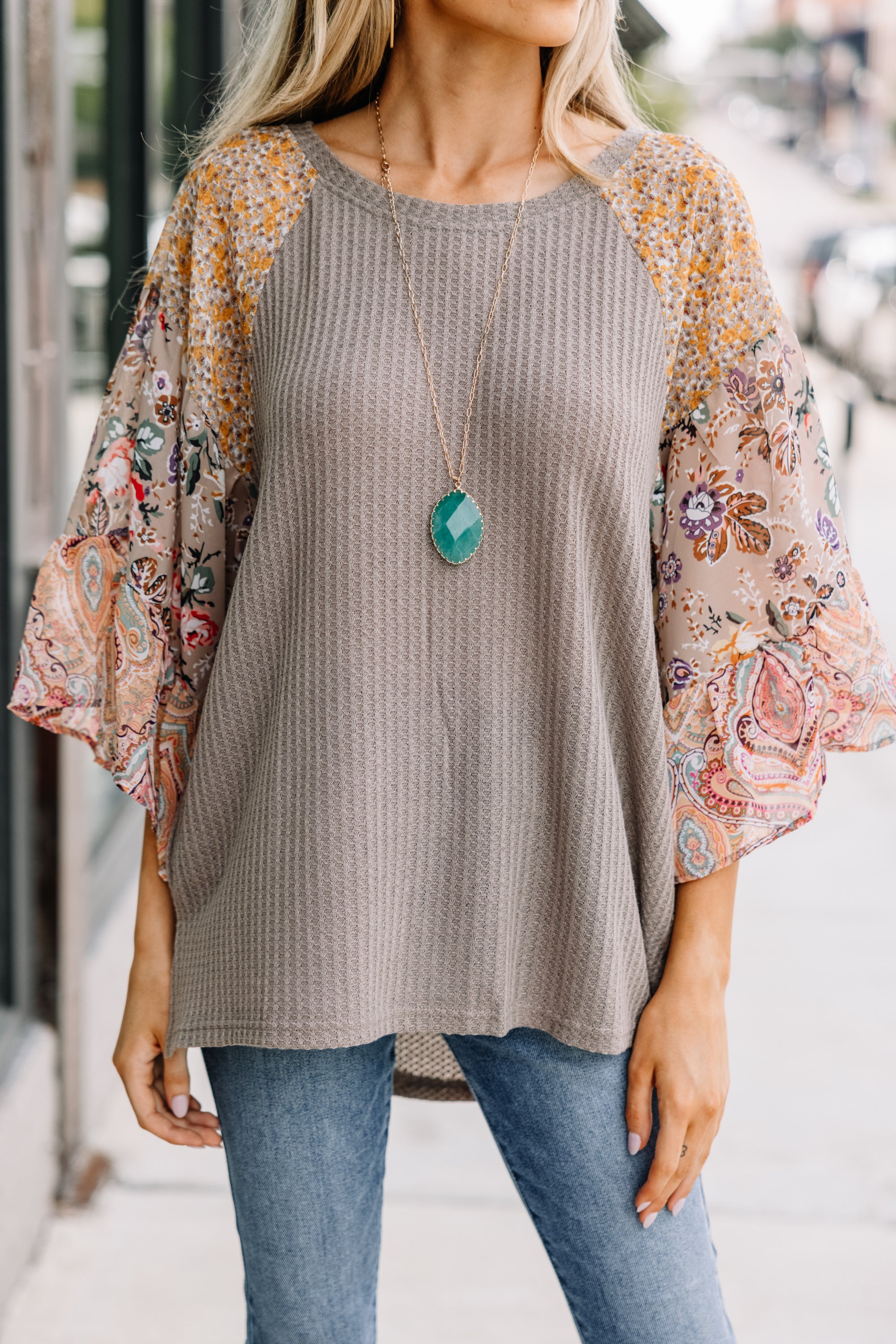 Stunning Mocha Brown Paisley Top - A Must-Have!