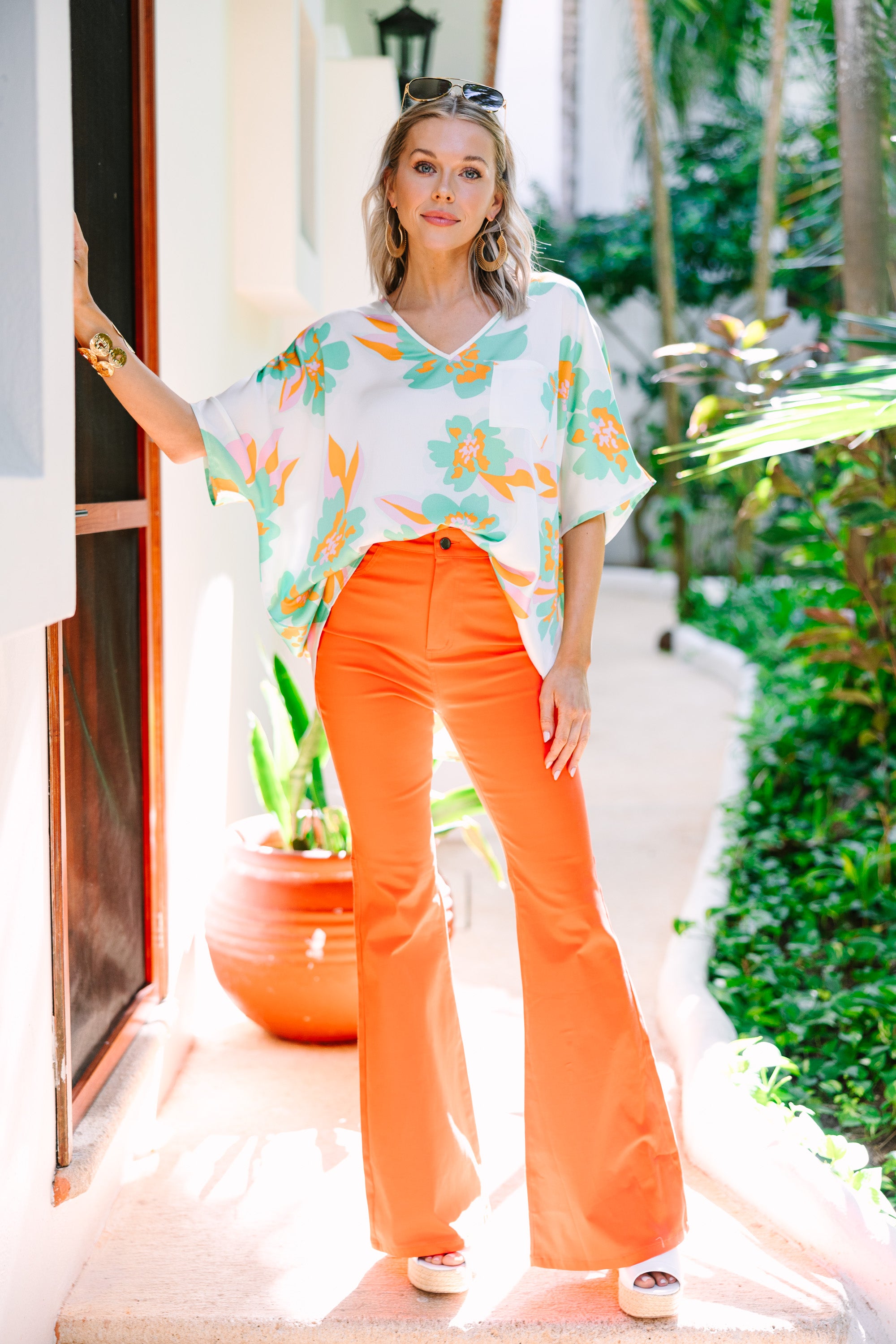 Stunning Orange Flare Jeans: Feel Special!