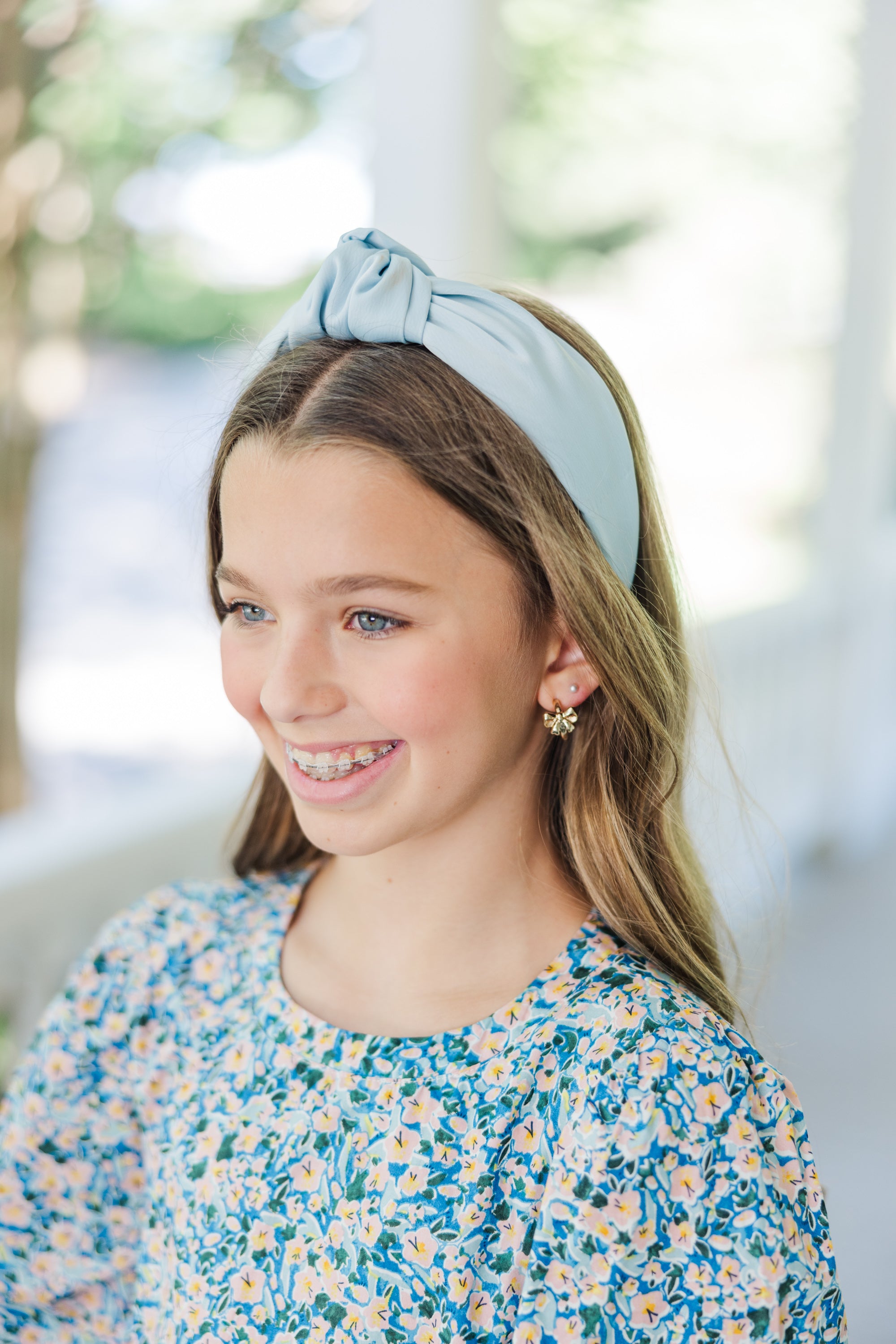 Charming Girls' Ice Blue Satin Knotted Headband: Stand Out Everywhere!