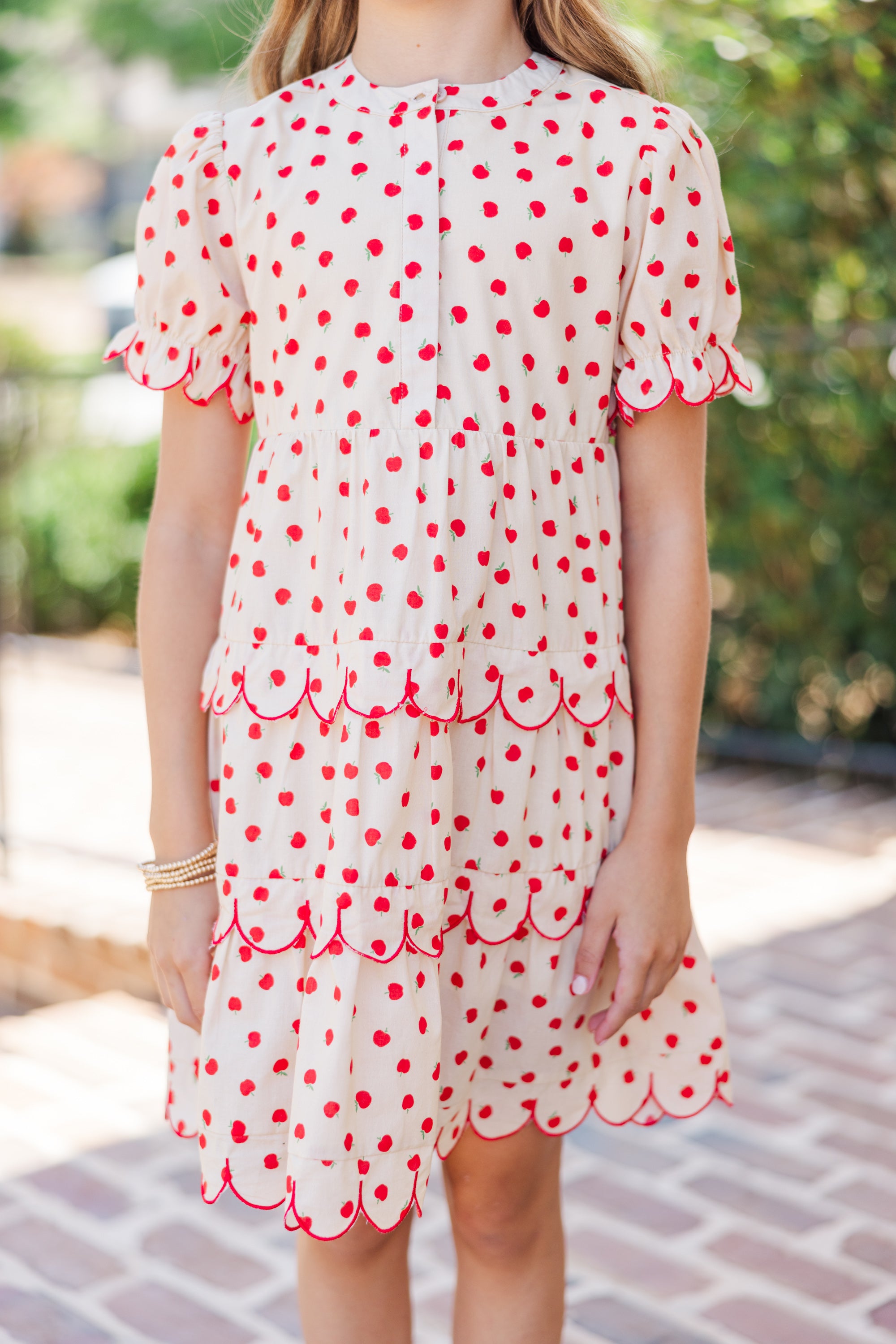 Girls' Enchanting Cream Apple Print Dress: Perfect for School