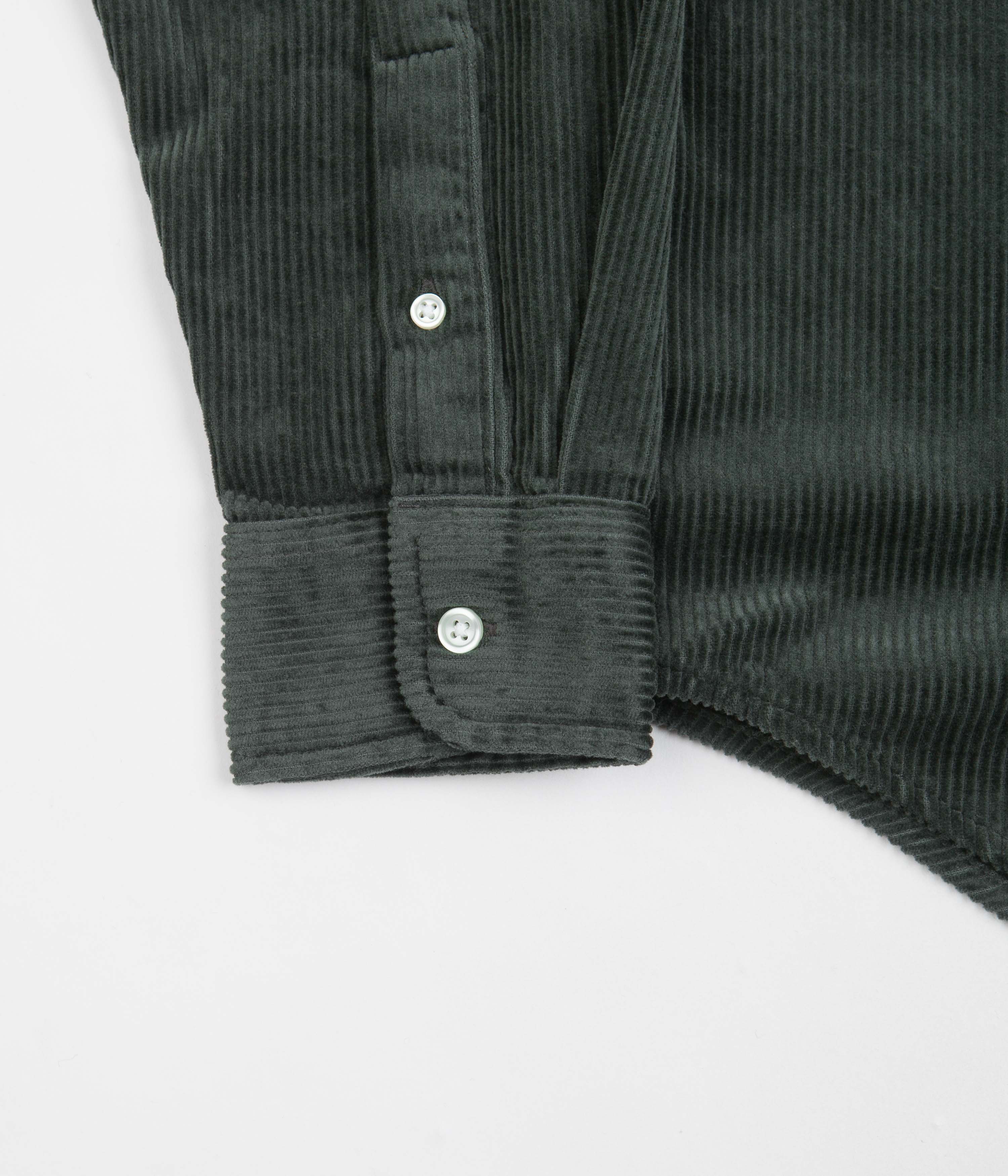 Carhartt Madison Cord Shirt - Boxwood / Wax: A Timeless Forest Green Gem