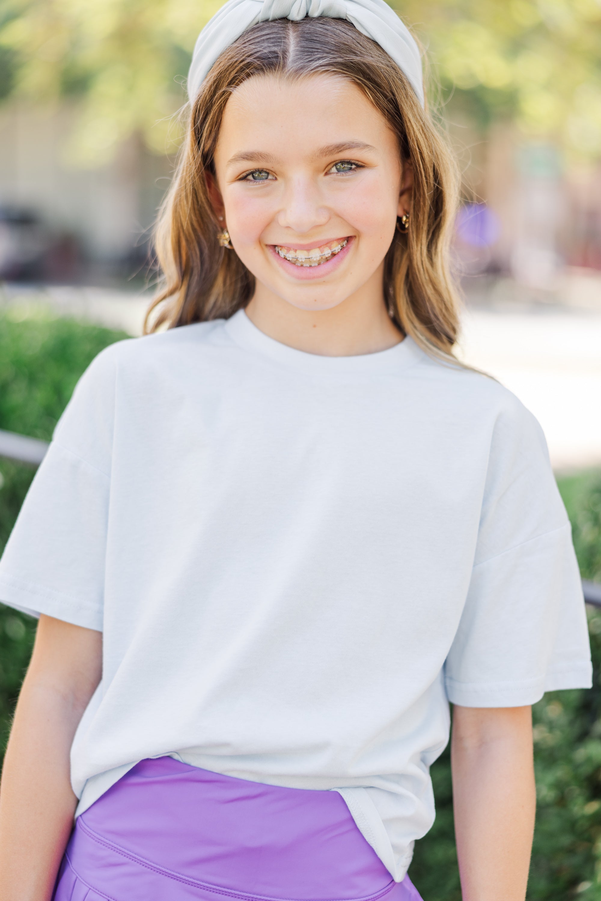 Girls' Retro-Chic White Graphic Tee: Unleash the Fun!