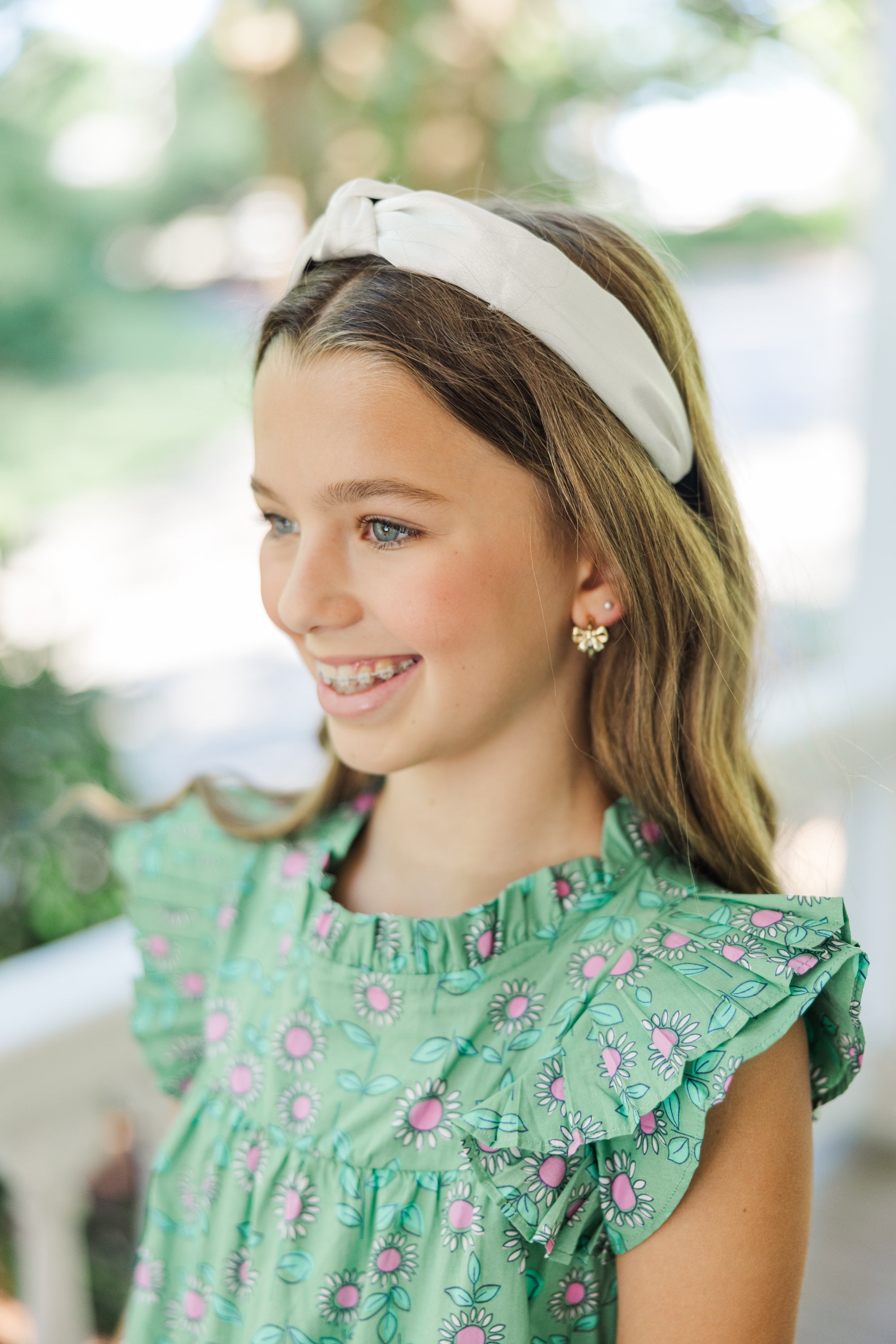 Girls' White Satin Knotted Headband: Stand Out Everywhere!