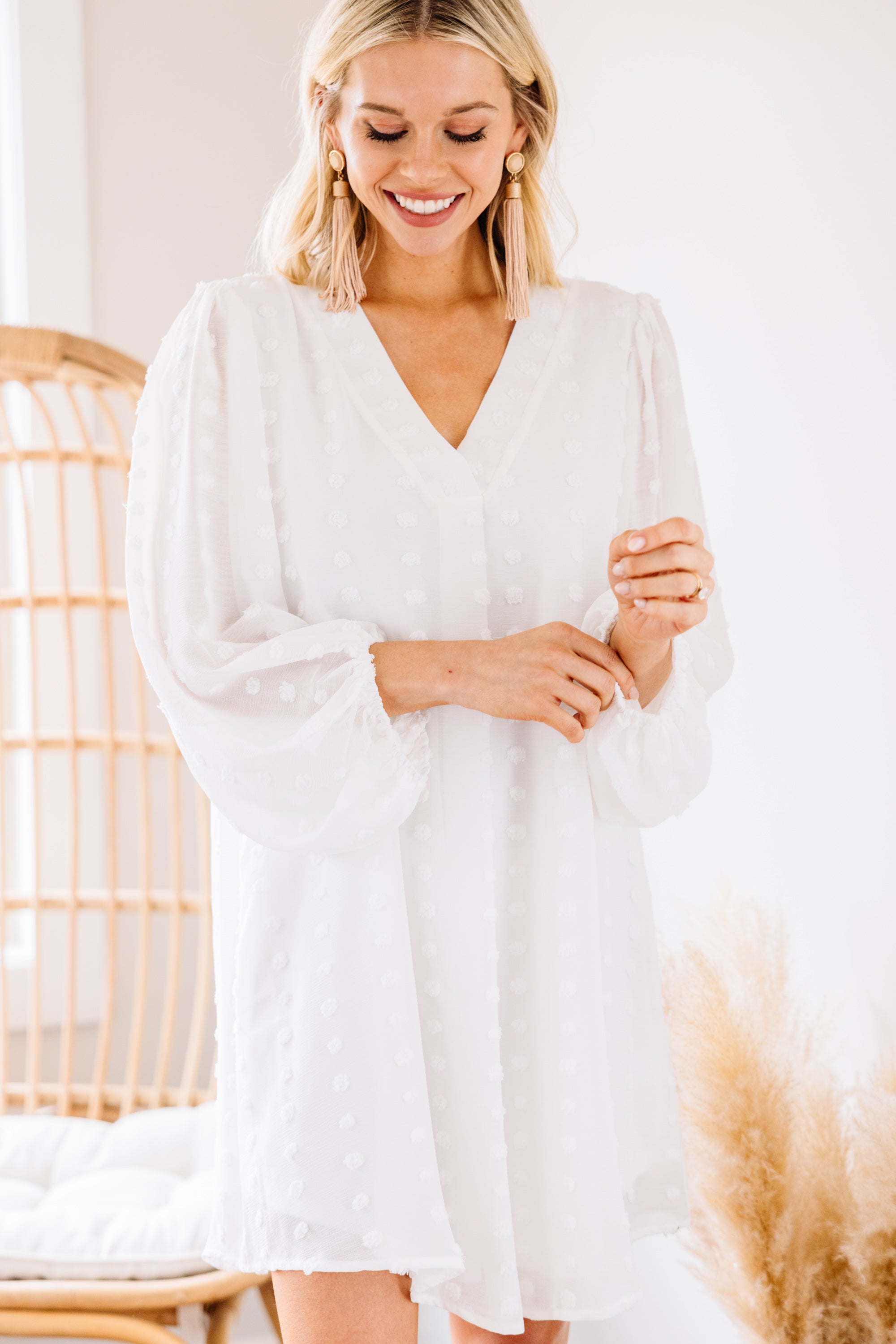 Stunning Off-White Swiss Dot Shift Dress - A Must-Have for Spring and Brides!