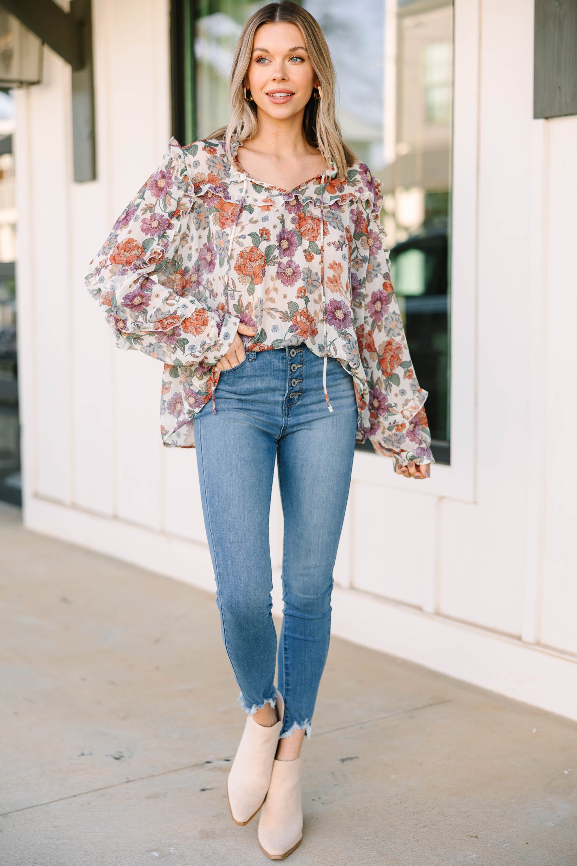 Stunning Cream White Floral Blouse - A Must-Have!