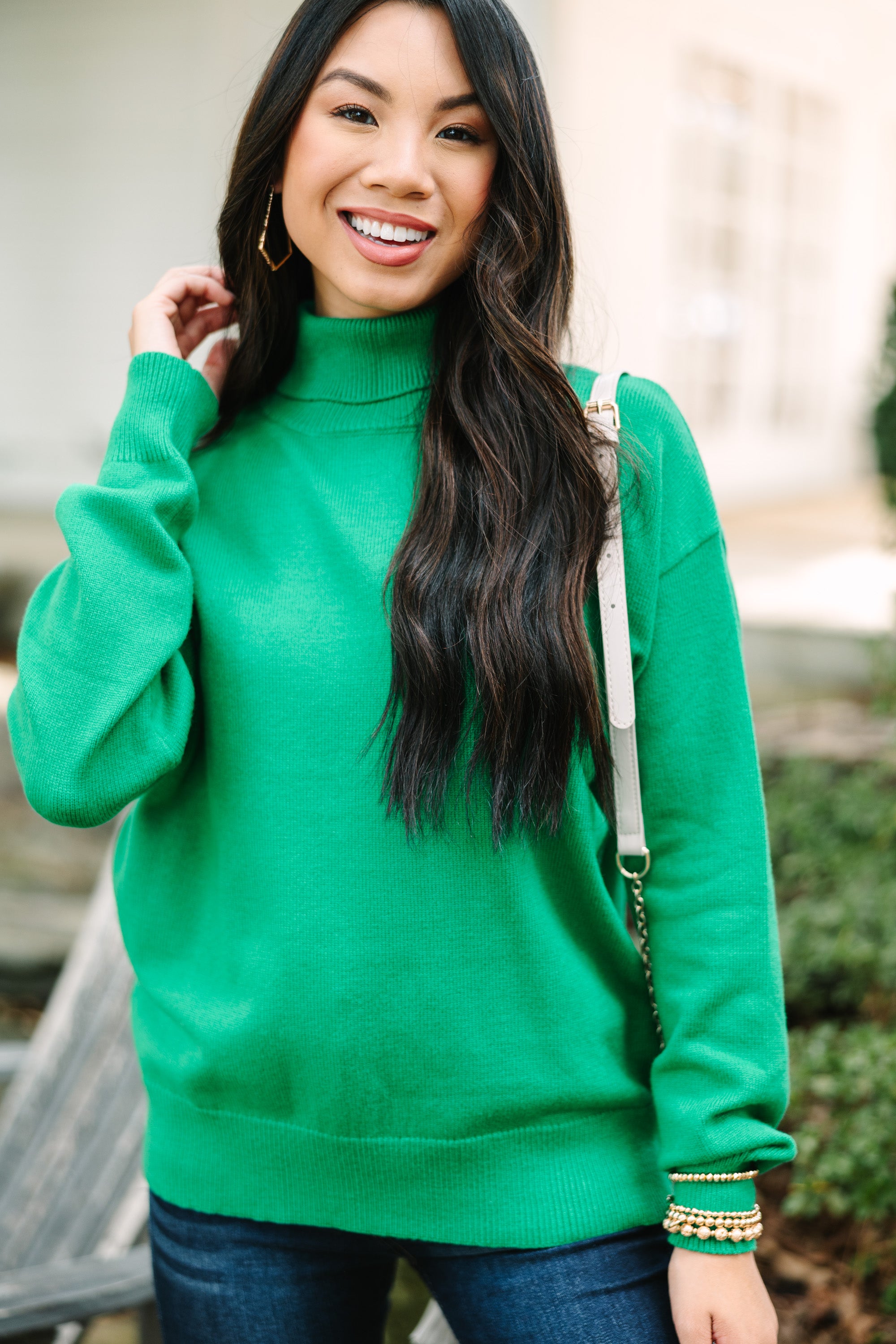 Kelly Green Turtleneck Sweater for Your Best Look