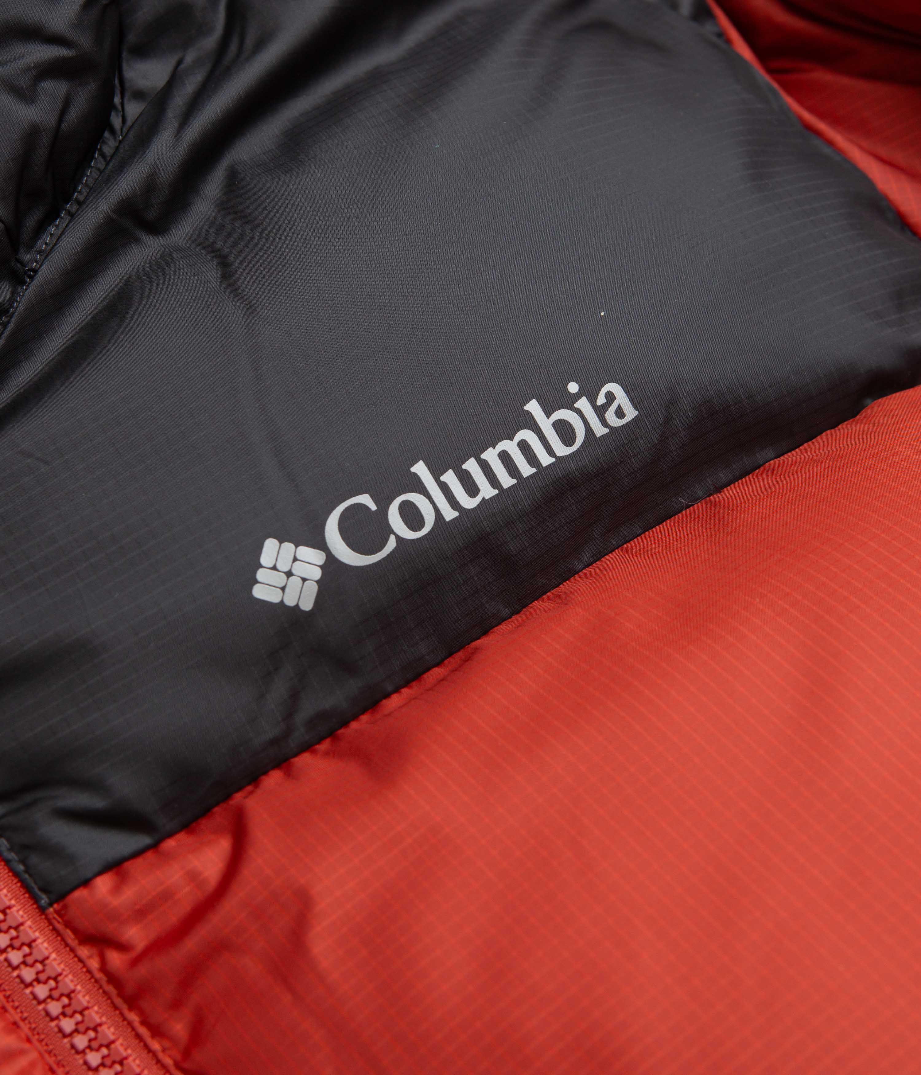 Columbia Puffect Hooded Jacket - Striking Warp Red / Shark