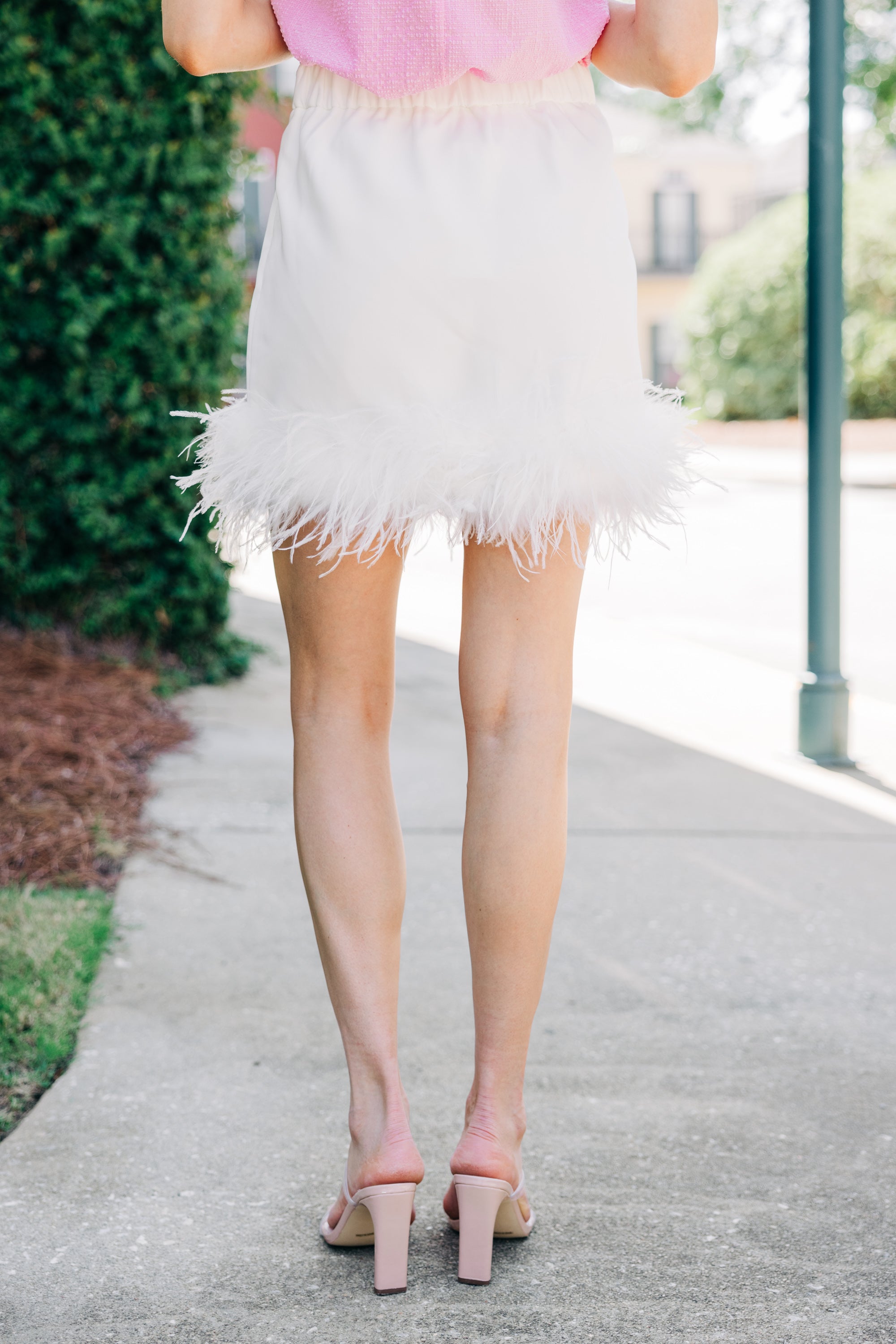 Be The Drama: Stunning White Feather Trim Skirt