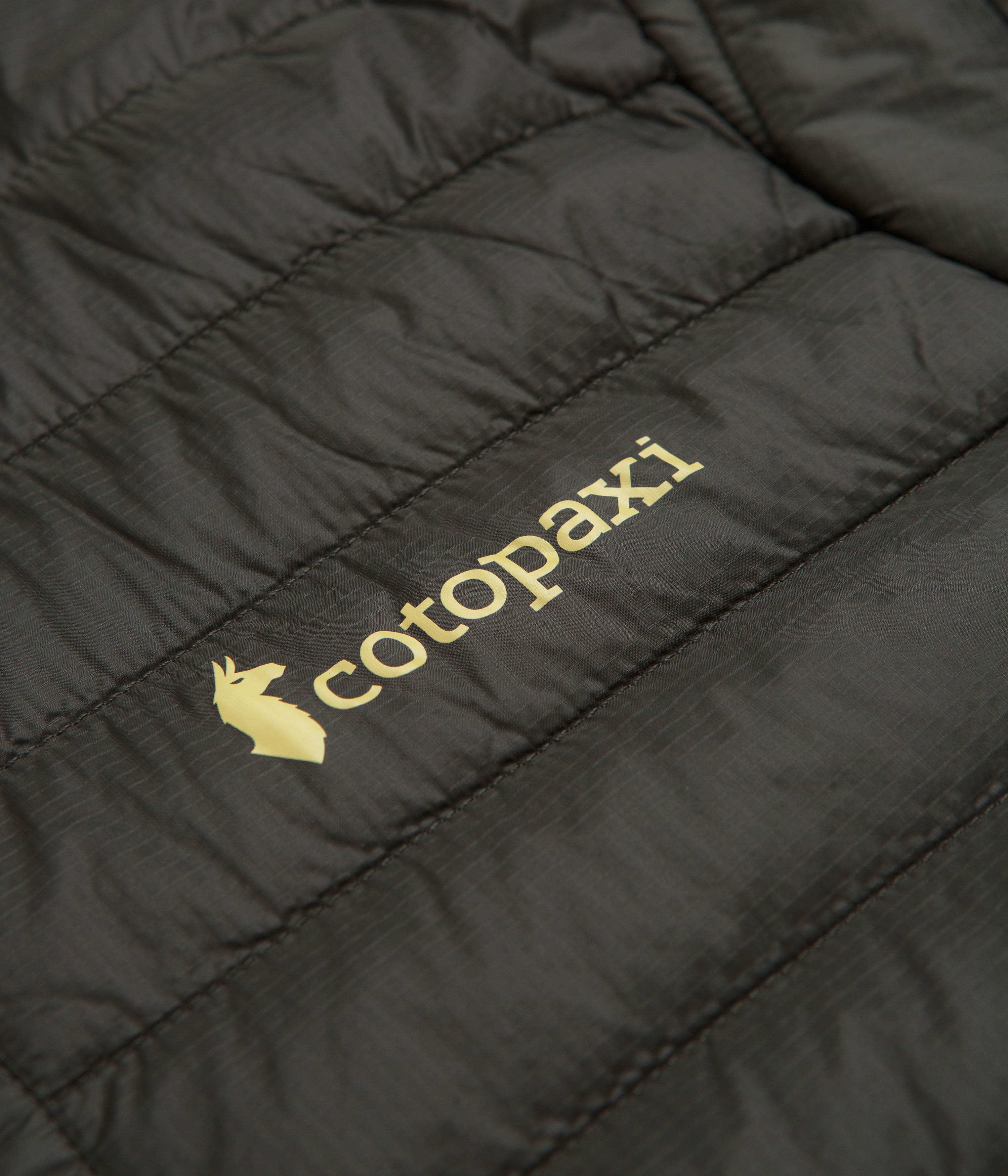 Cotopaxi Iron Insulated Capa Jacket - A Must-Have for Outdoor Enthusiasts