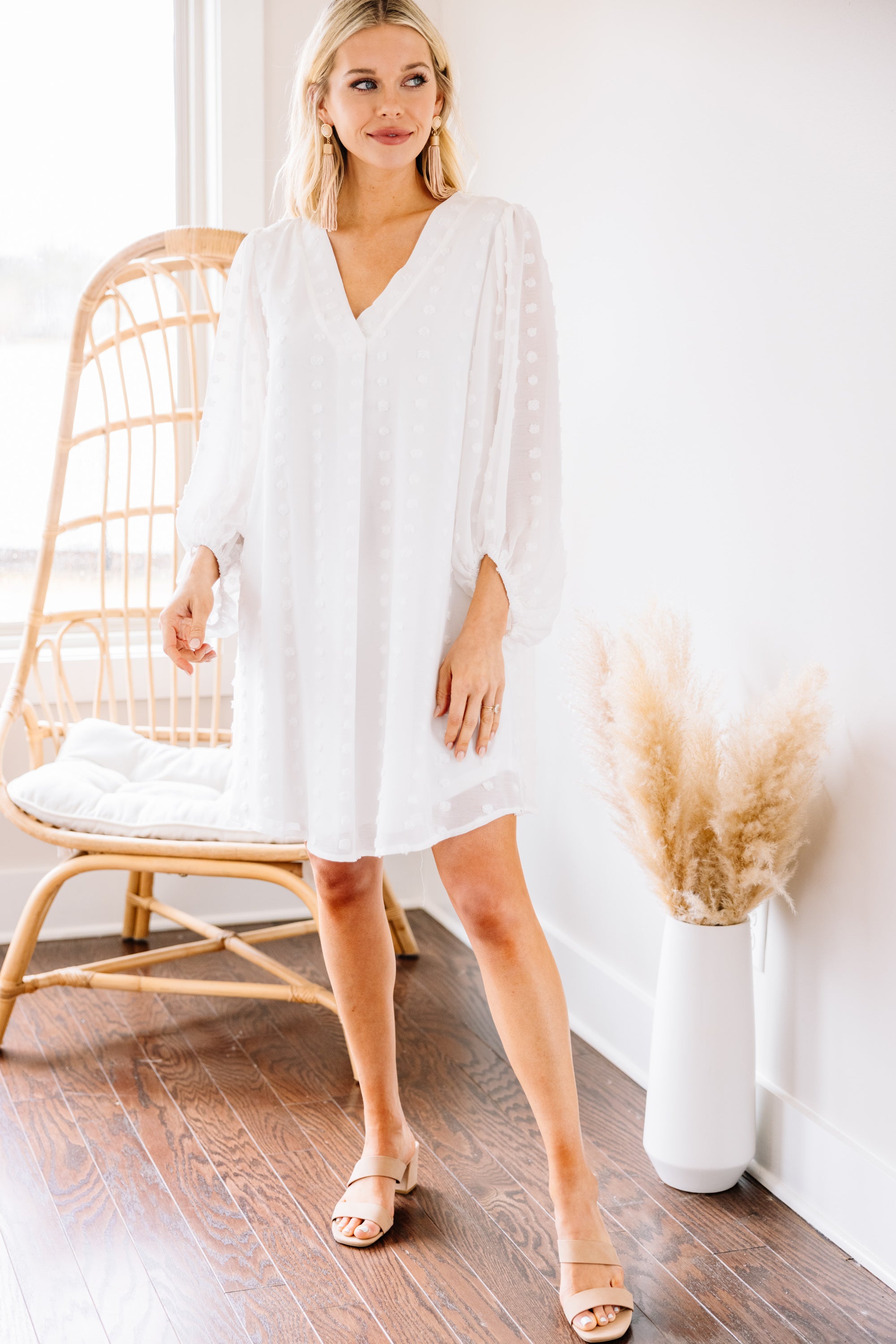 Stunning Off-White Swiss Dot Shift Dress - A Must-Have for Spring and Brides!