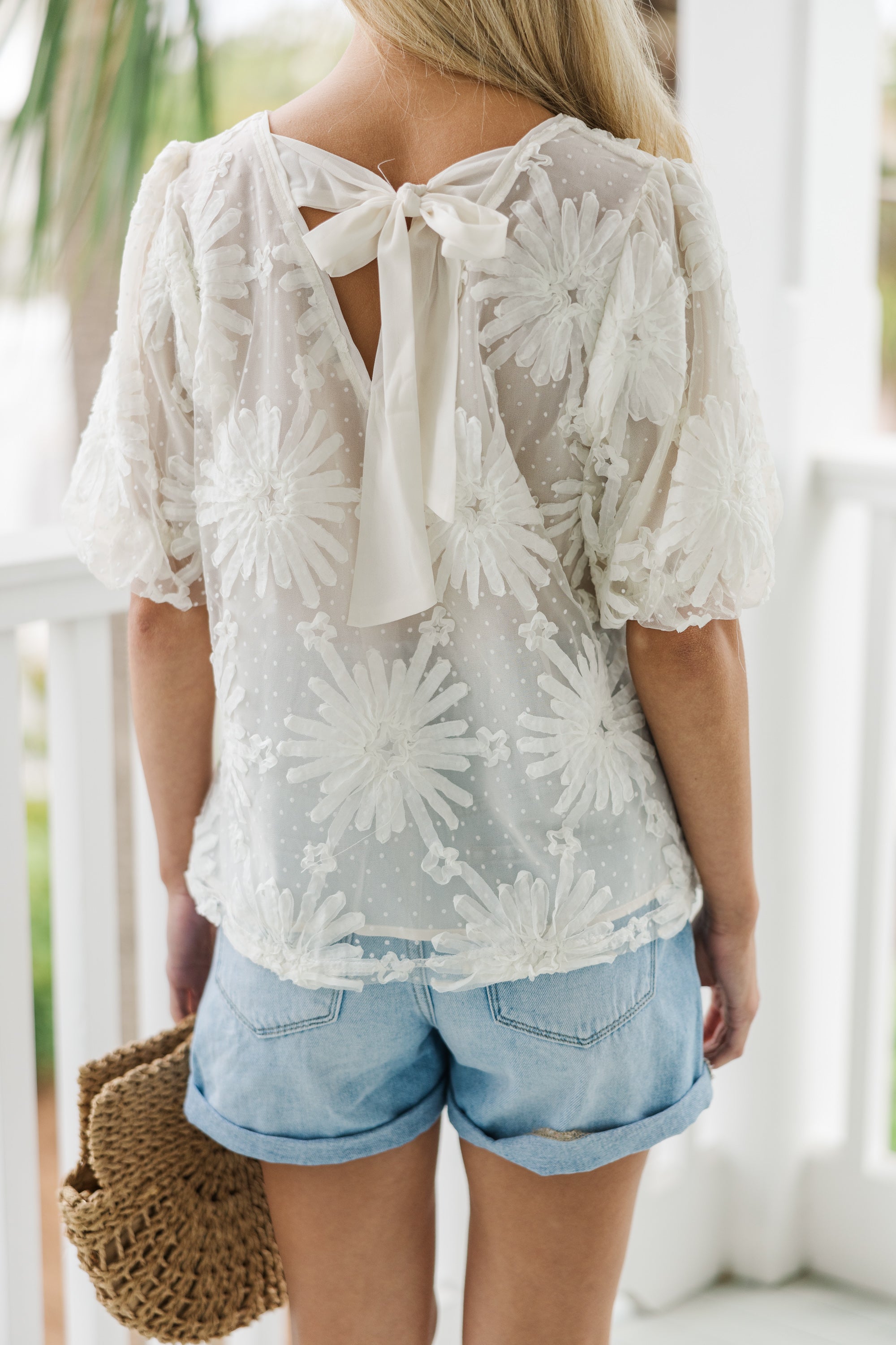 Gorgeous All-In-Favor Cream White Textured Floral Blouse