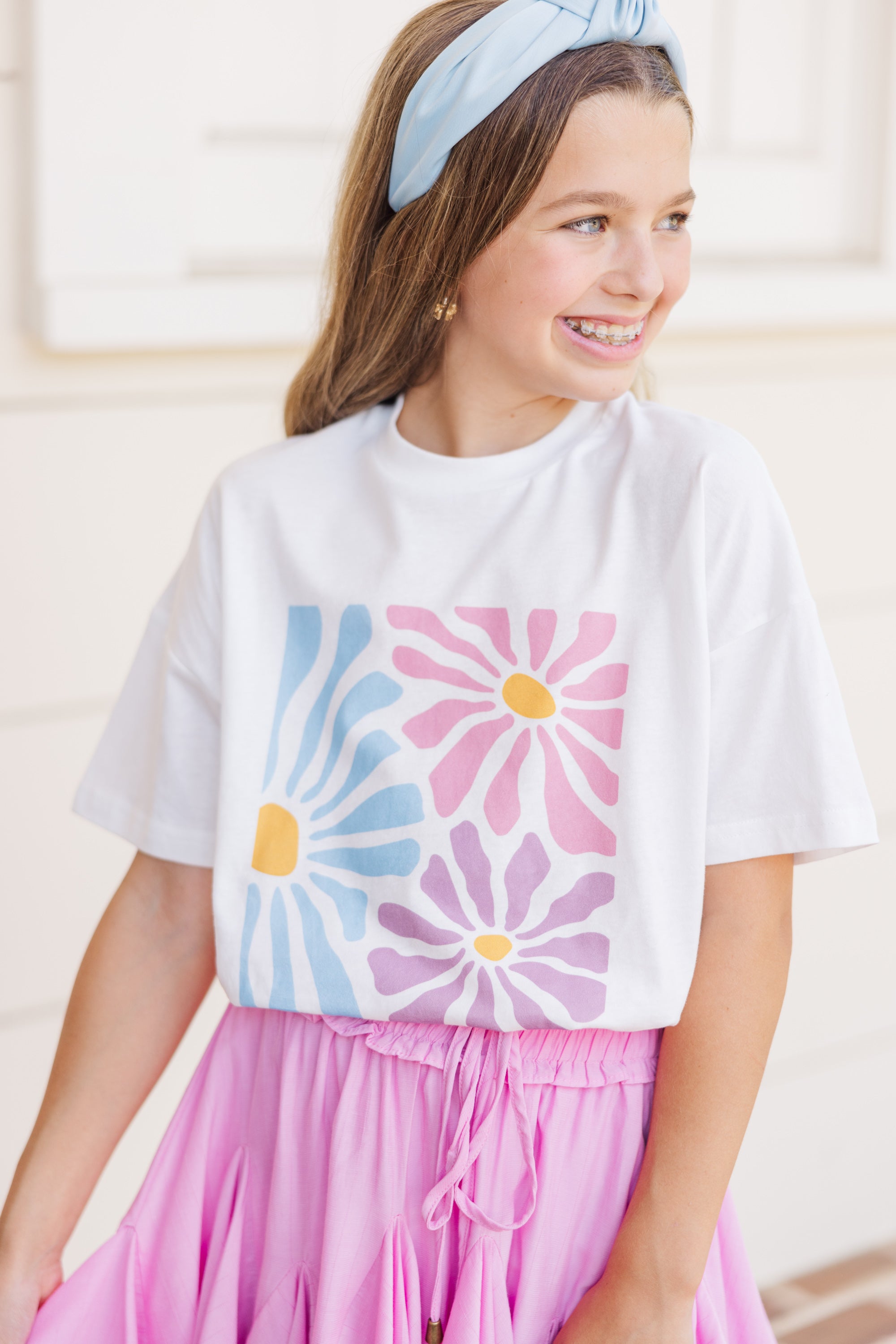 Girls' Retro-Chic White Graphic Tee: Unleash the Fun!