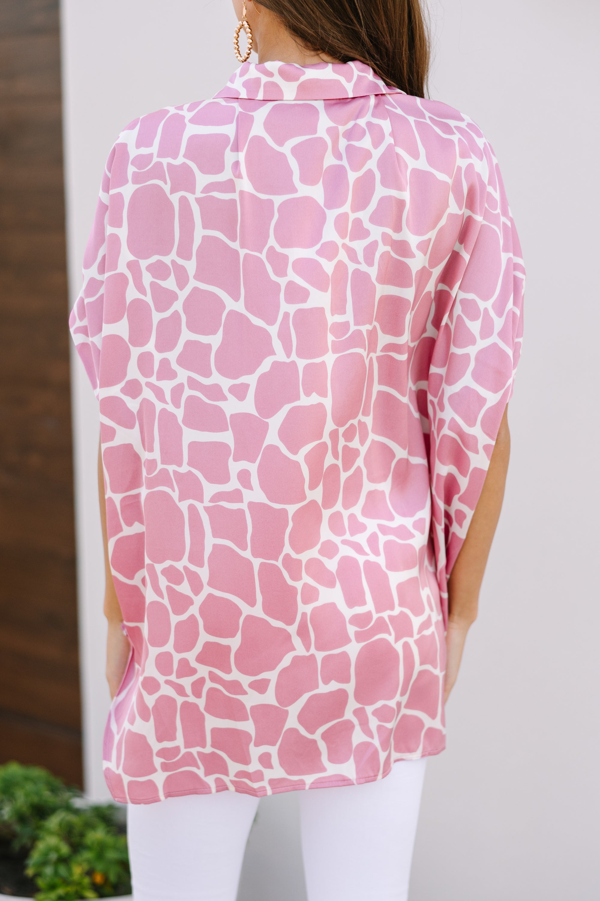 Stunning Mauve Pink Giraffe Print Blouse for a Confident You