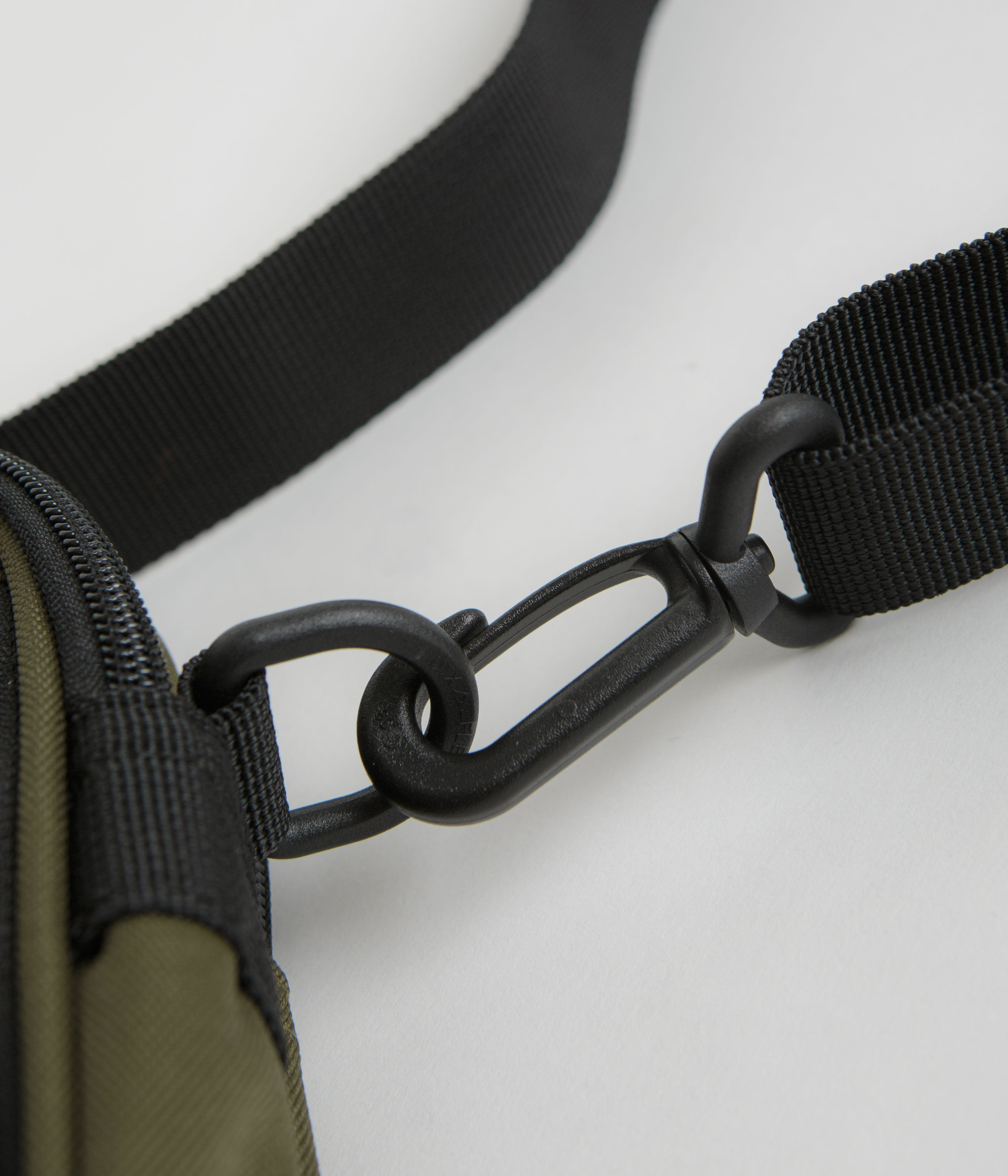 Carhartt Highland Small Essentials Bag - A Must-Have!