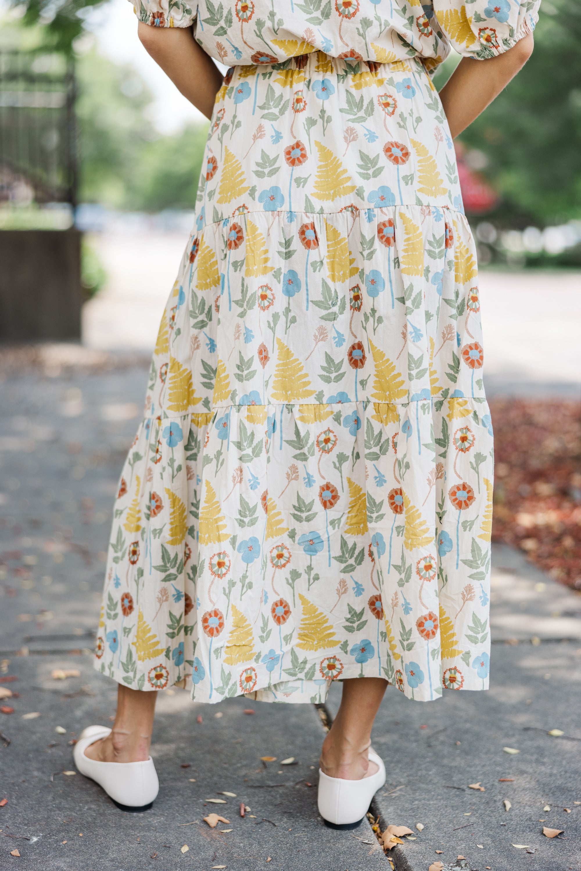 Gorgeous All I Need Natural Floral Midi Skirt - A Must - Have for Fall!