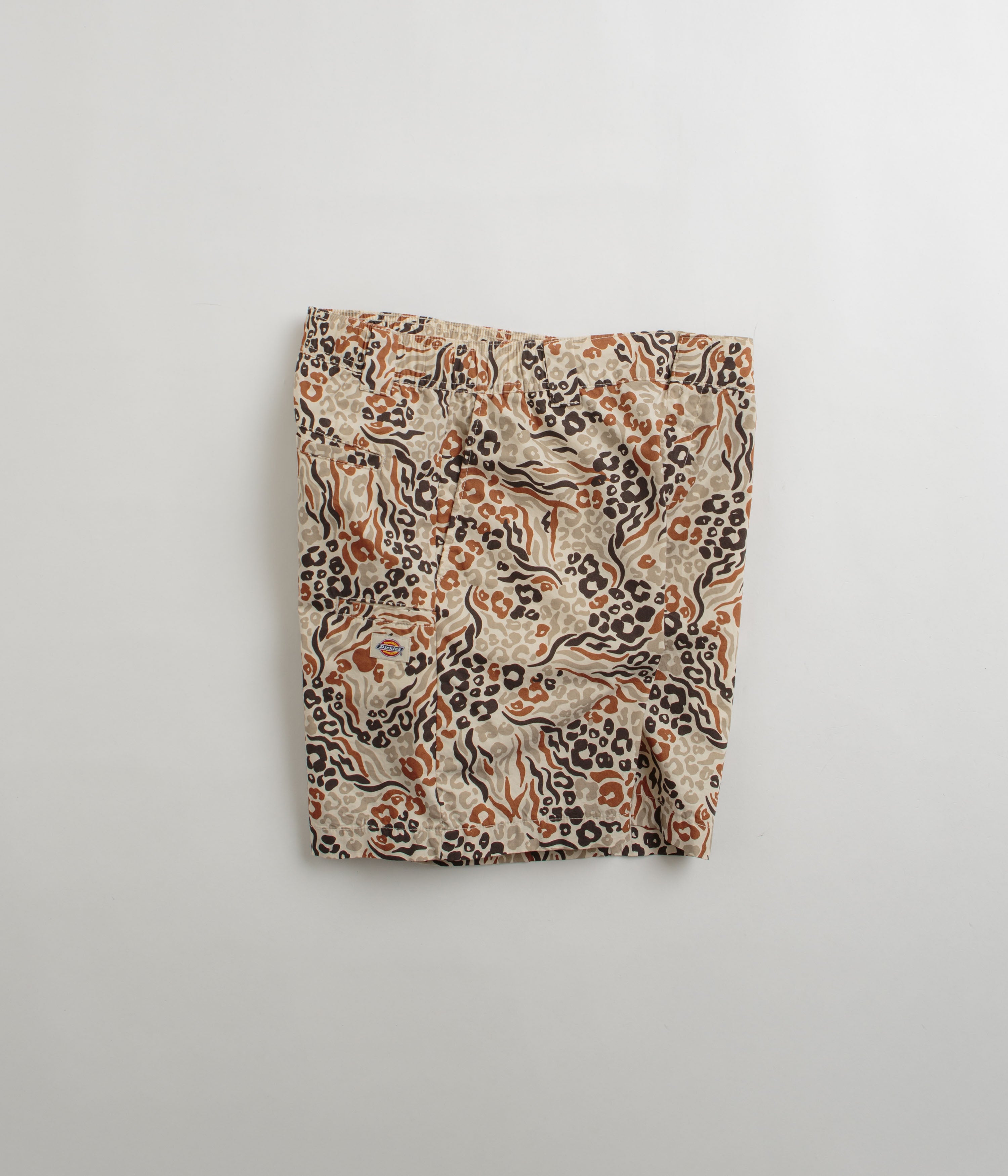 Dickies Saltville White Camo Shorts - Stylish and Practical