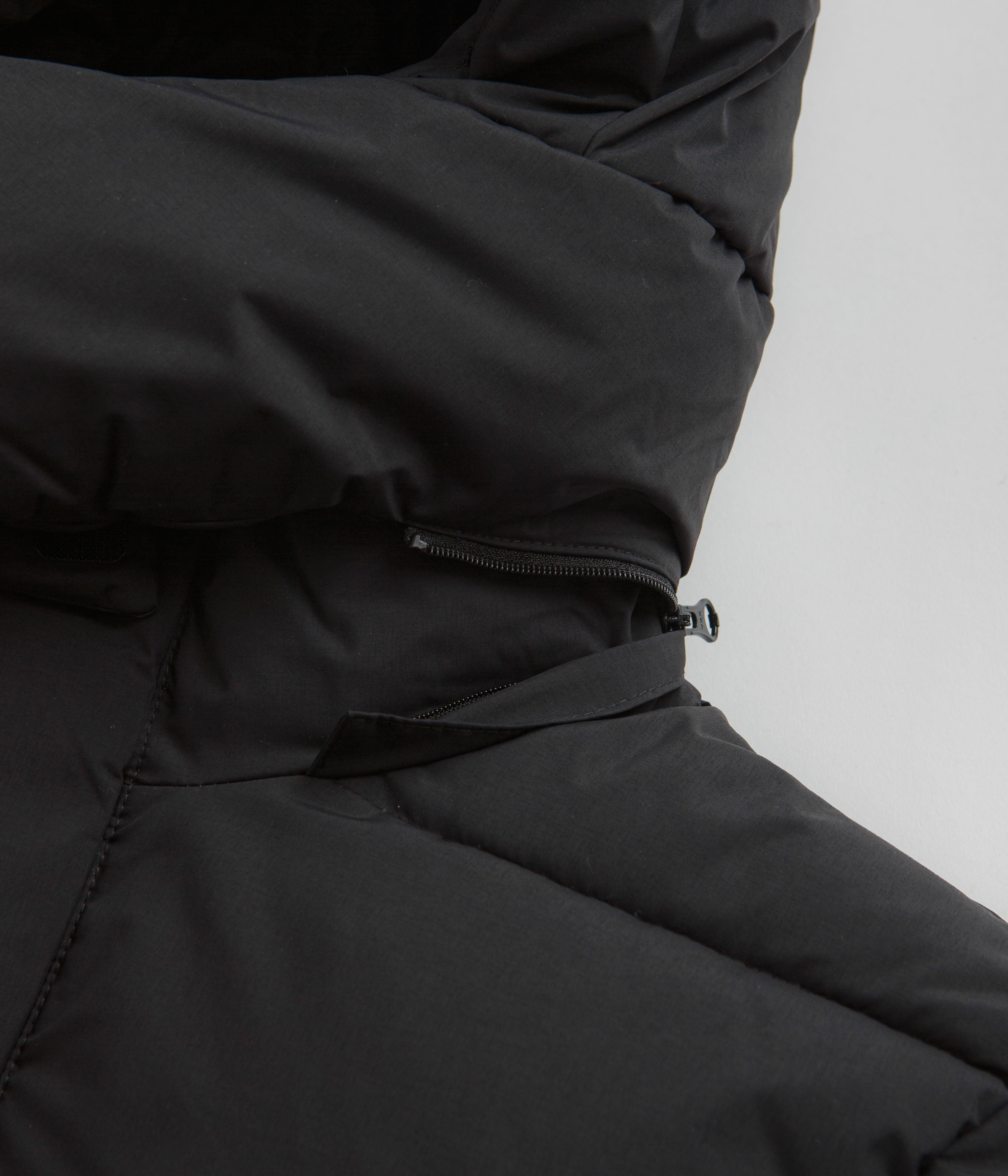 Carhartt Milter Black Jacket - A Stylish and Functional Choice