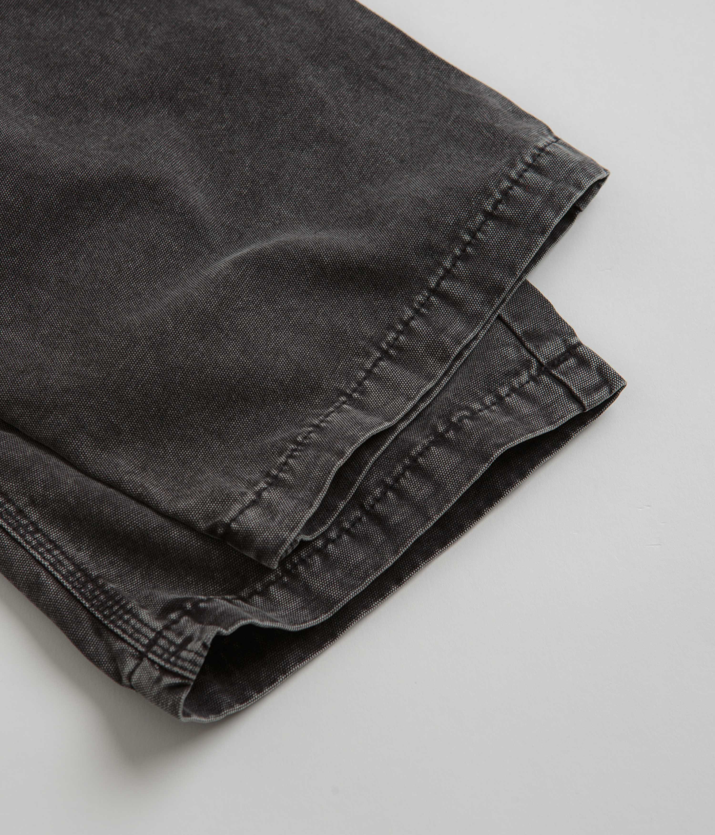 Dickies Newington Black Pants - A Timeless Streetwear Essential