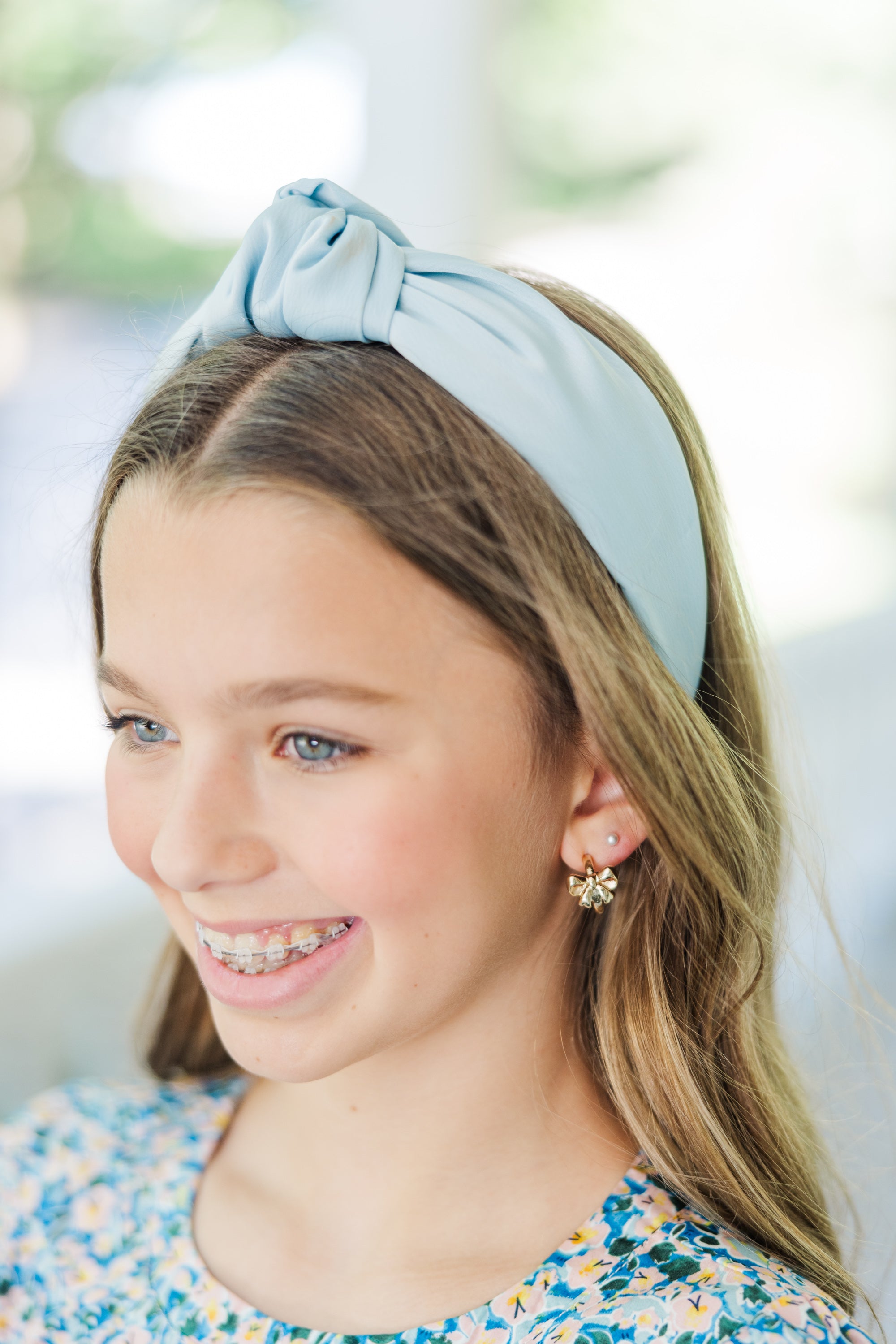 Charming Girls' Ice Blue Satin Knotted Headband: Stand Out Everywhere!