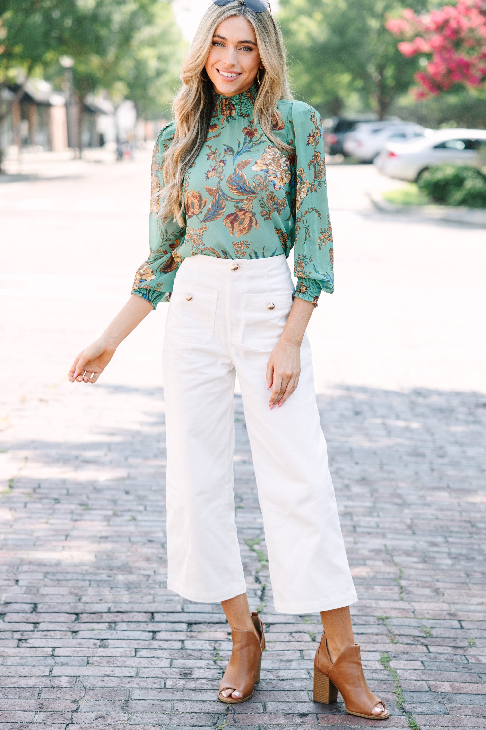 Gorgeous Sage Green Floral Blouse - A Must-Have!