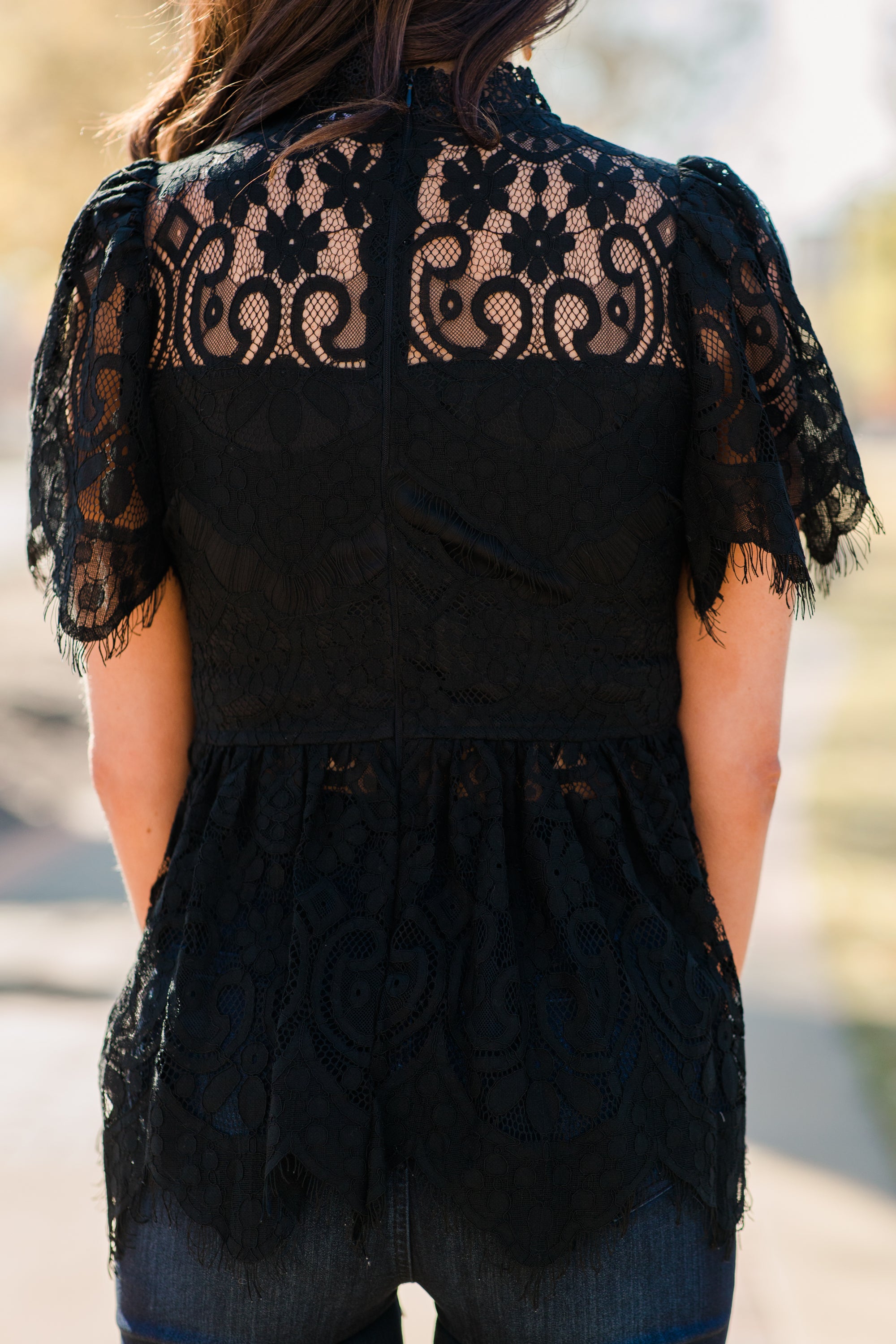 Enchanting Black Lace Top: Feel the Romance!
