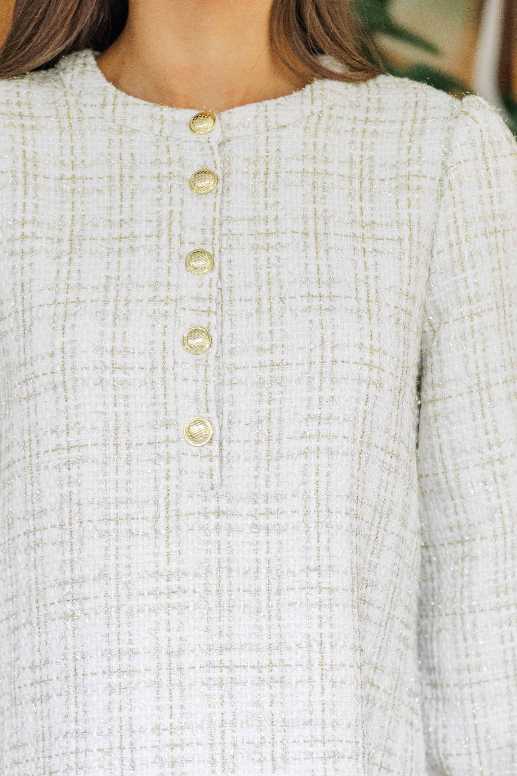 Regal Elegance: White Tweed Queen's Dress