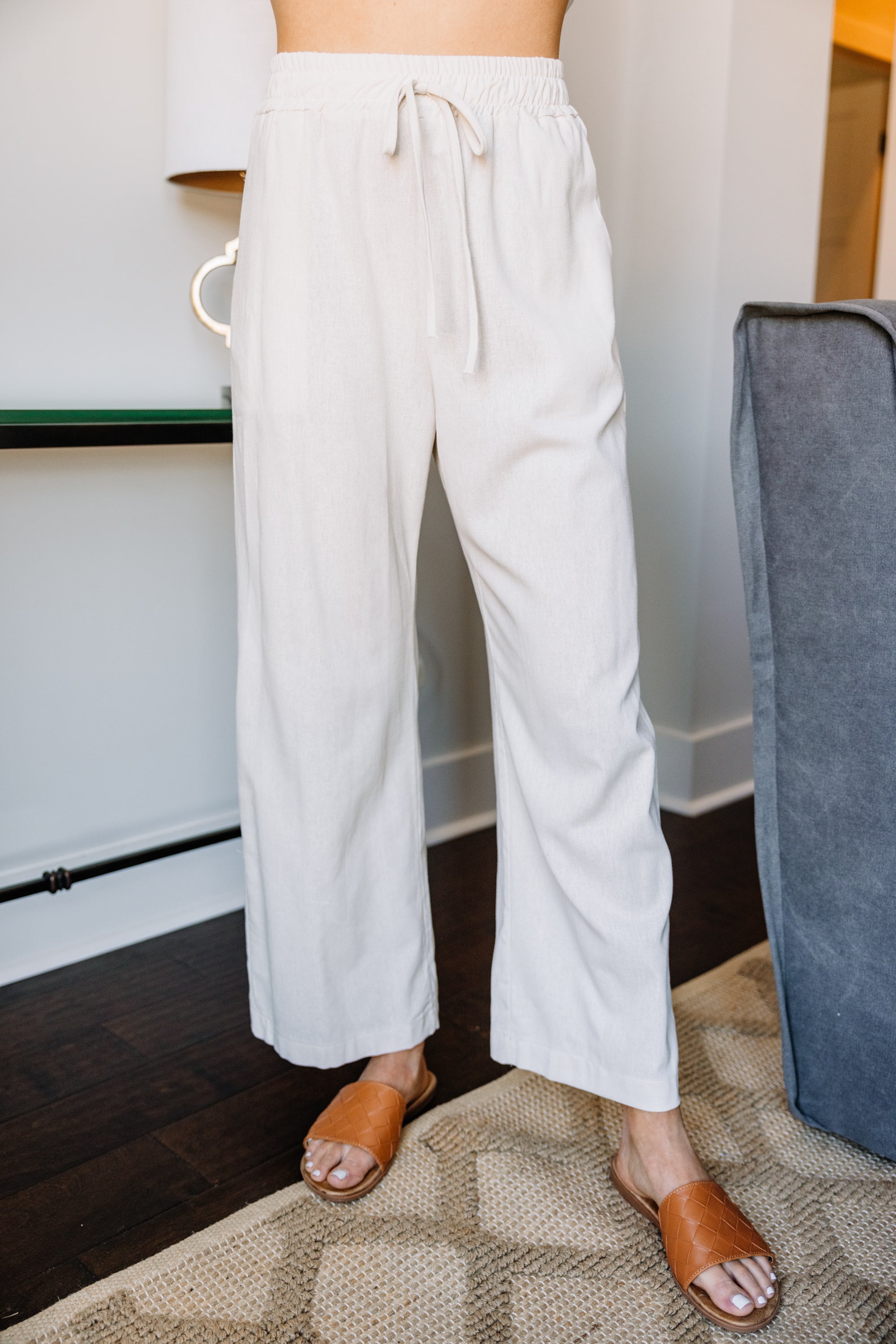 Timeless Natural White Linen Cropped Pants - Ideal for Beach Vacations