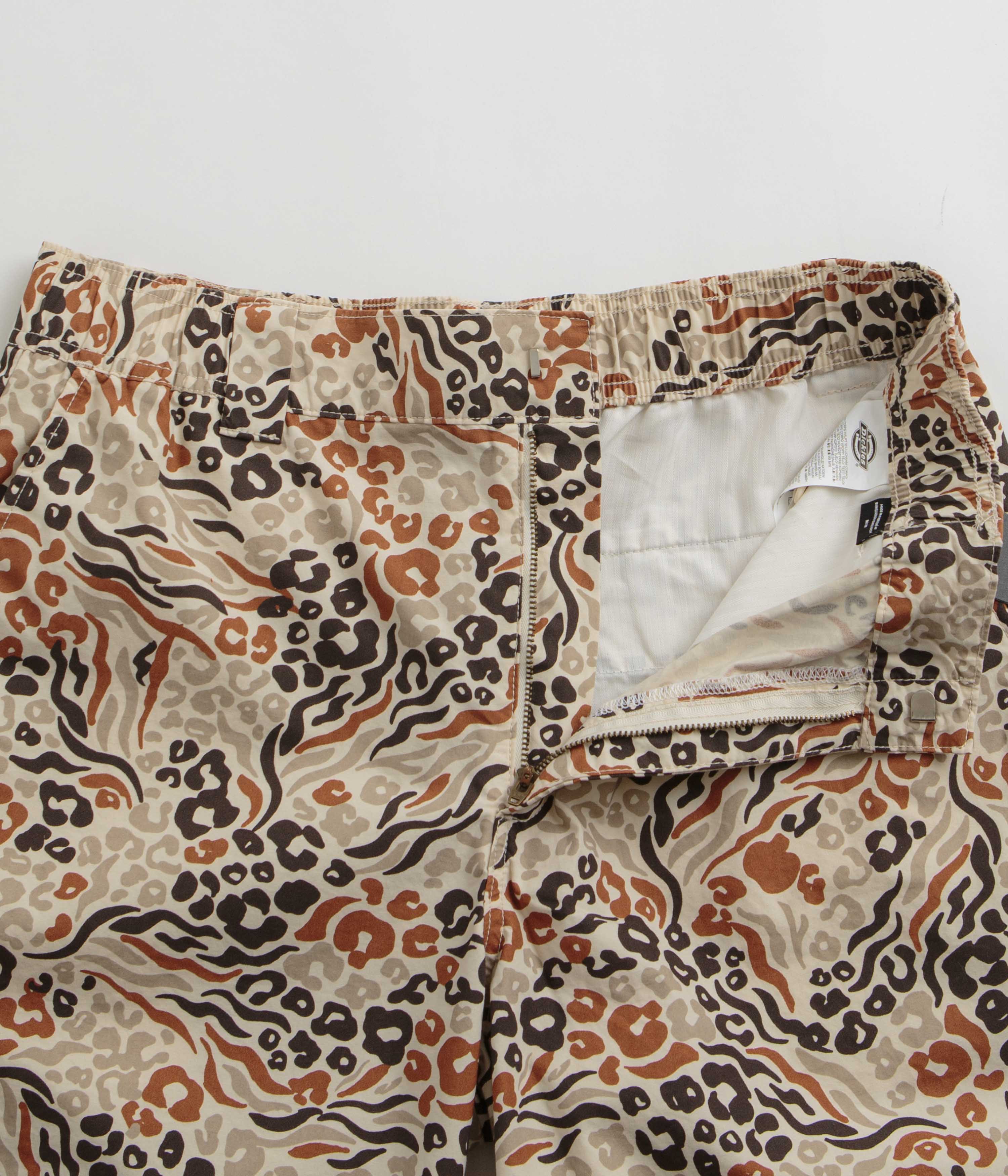 Dickies Saltville White Camo Shorts - Stylish and Practical