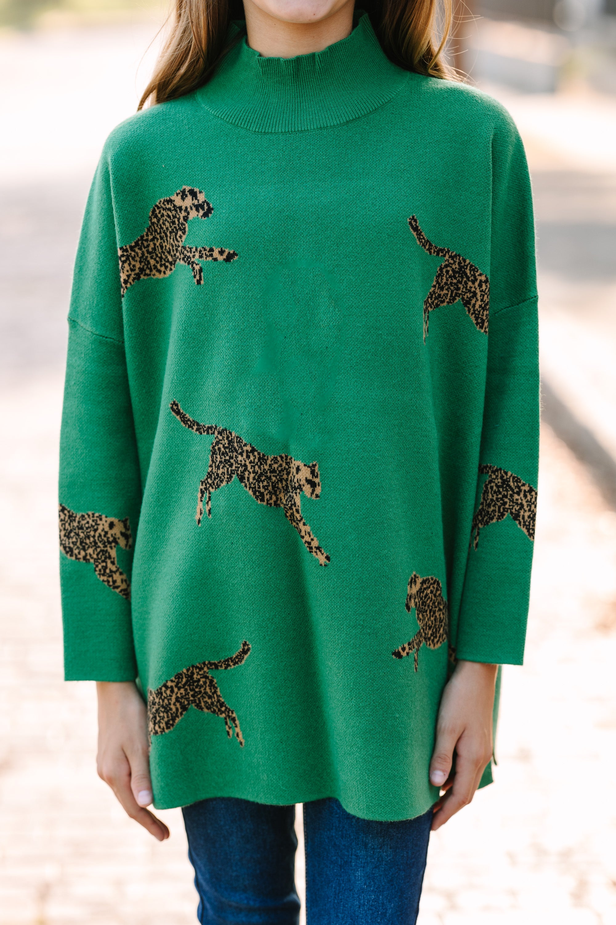 Girls' Kelly Green Cheetah 3/4 Sleeve Sweater: A Must-Have for Quick Decisions!