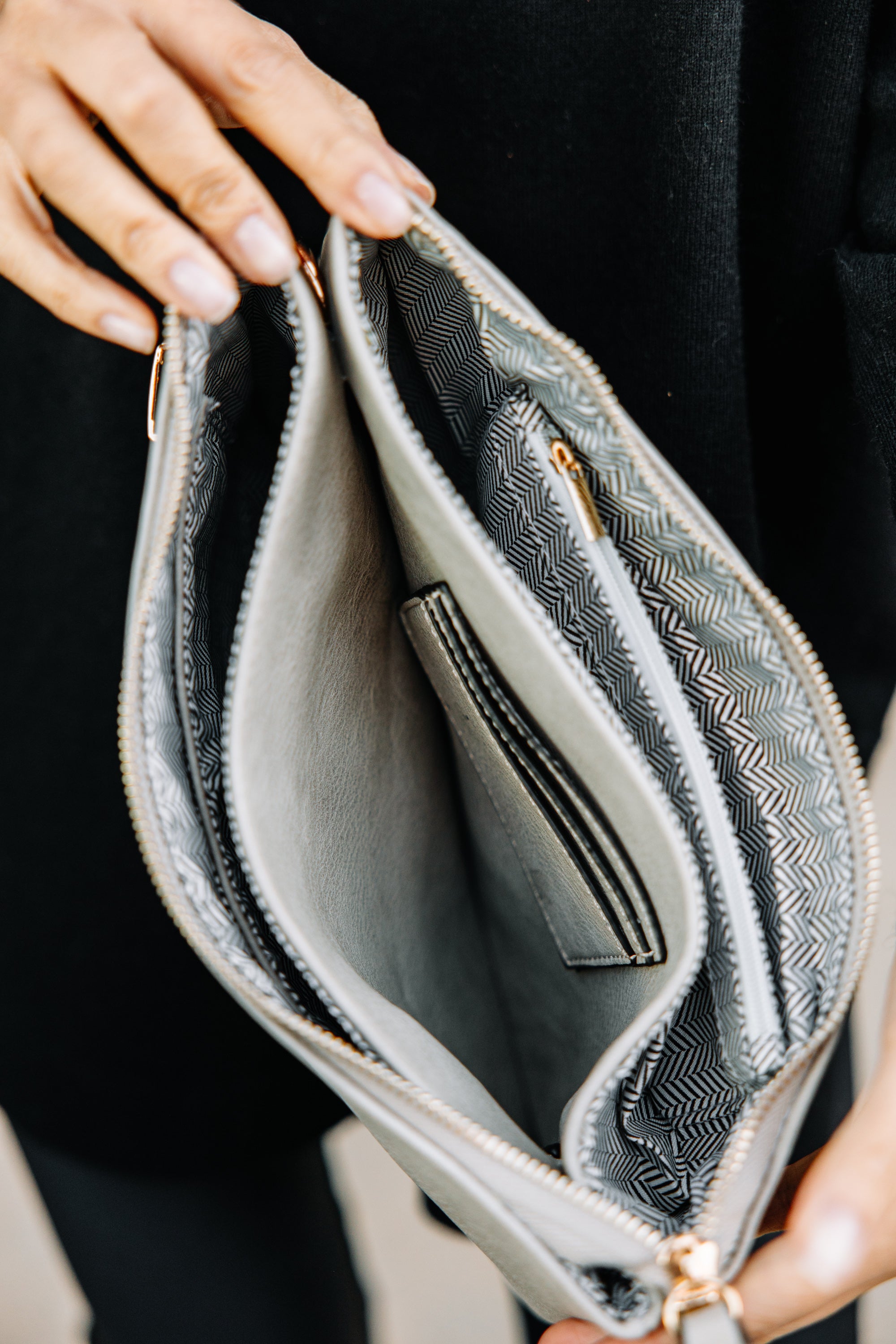 Stylish All-In-Favor Gray Purse - A Must-Have!