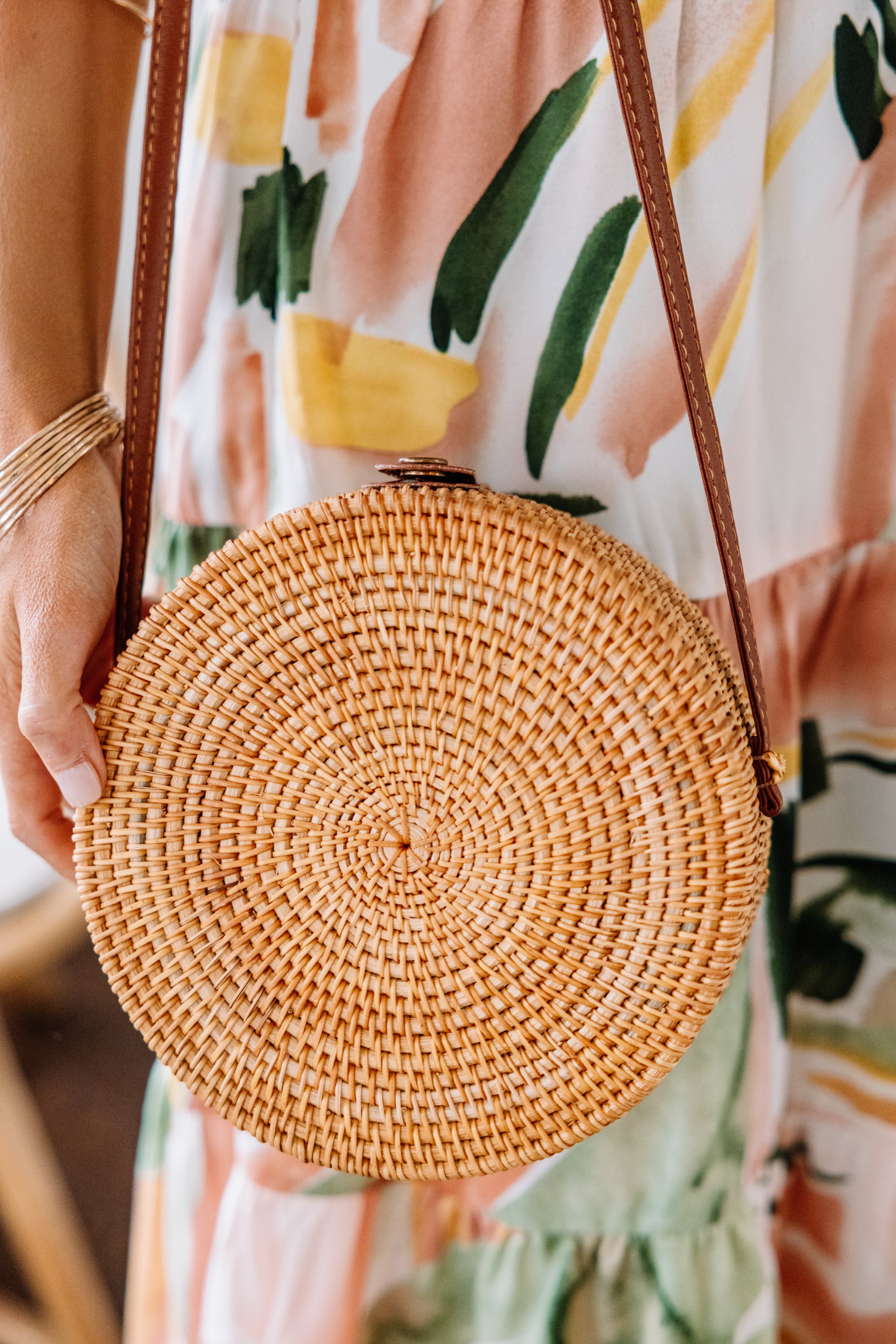 Gorgeous All In Favor Beige Brown Straw Purse