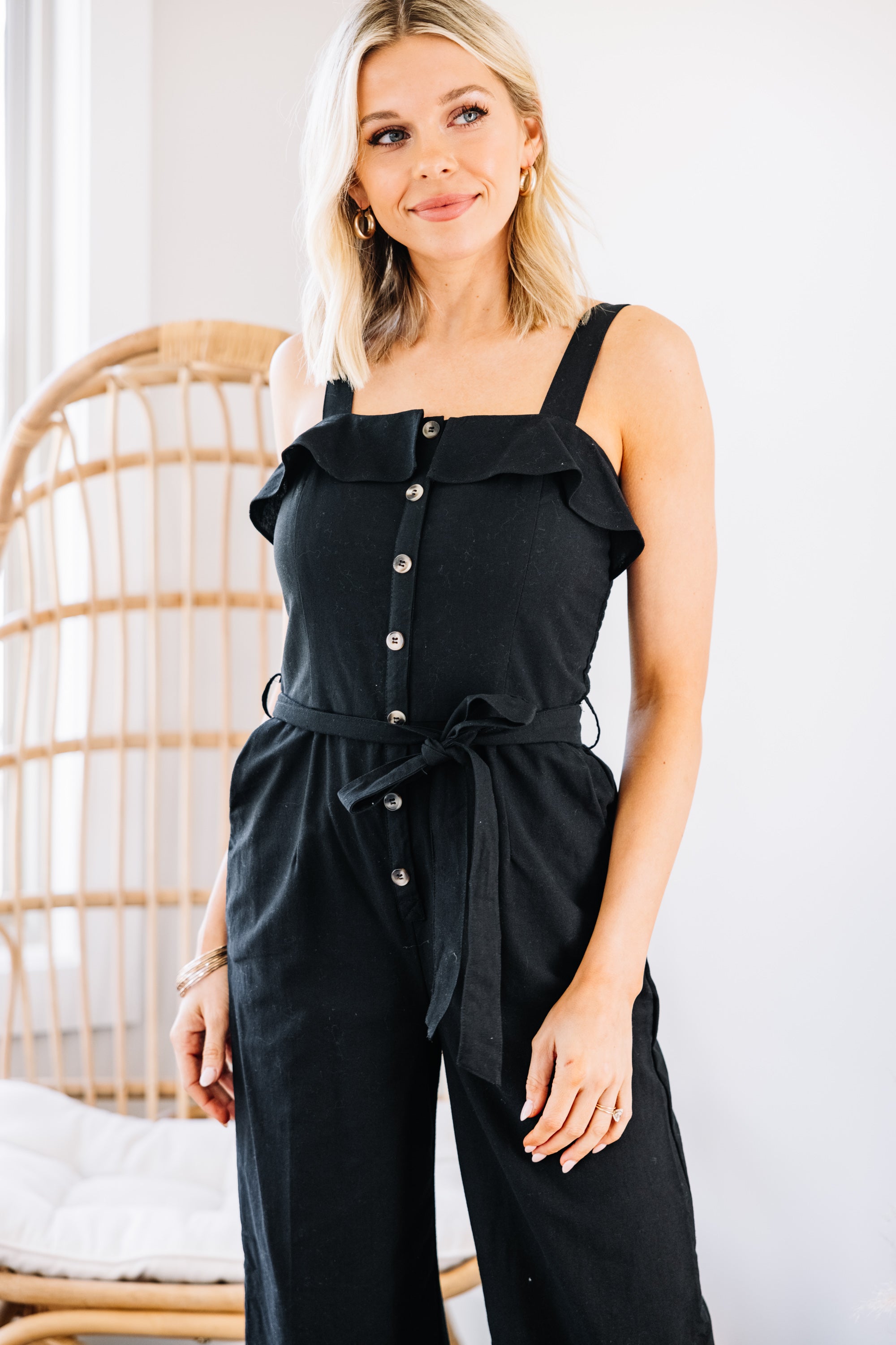 Enchanting Black Linen Jumpsuit: Feel Special Every Day!