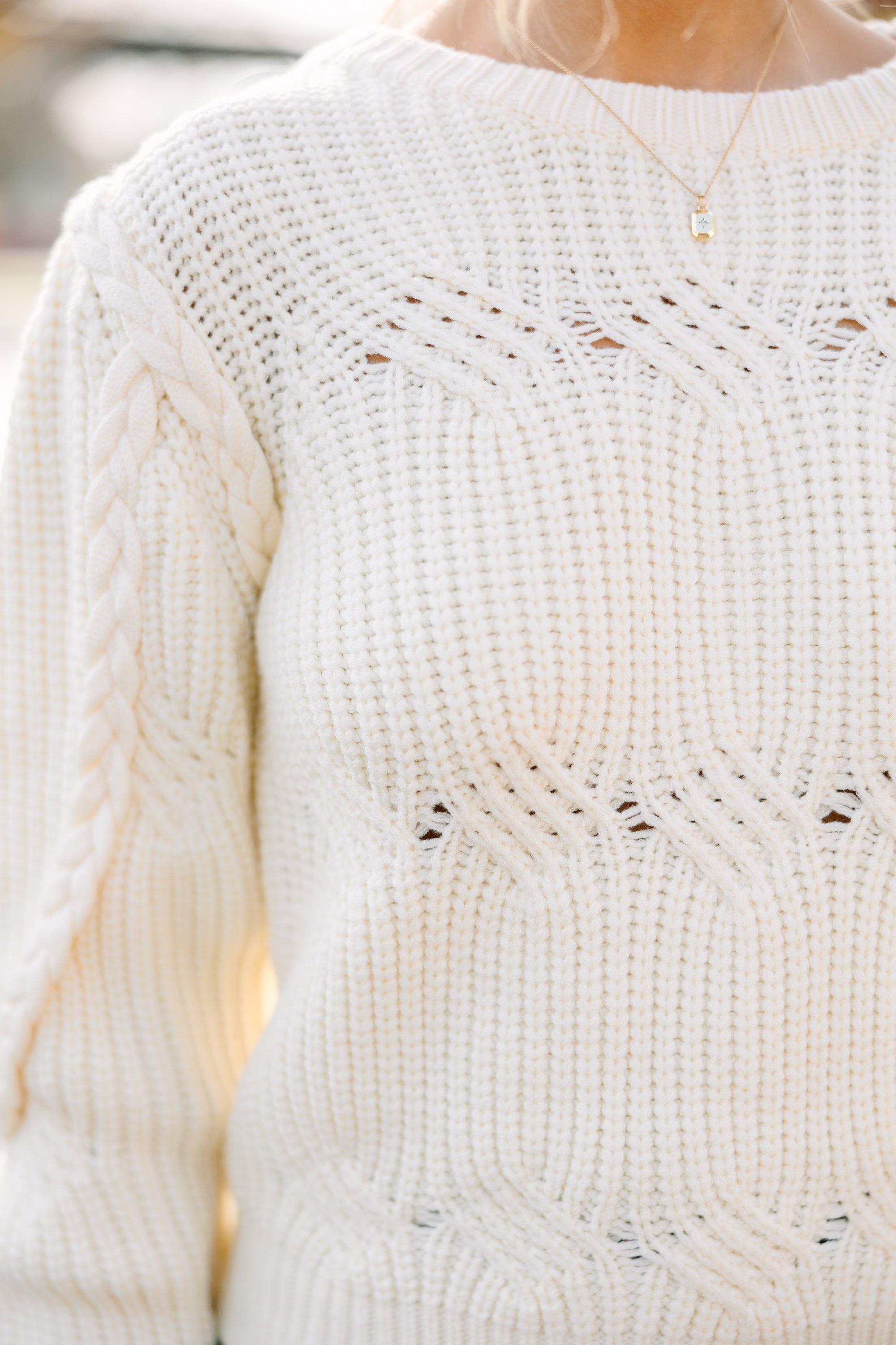 Gorgeous Ivory White Cable Knit Sweater - A Must - Have!