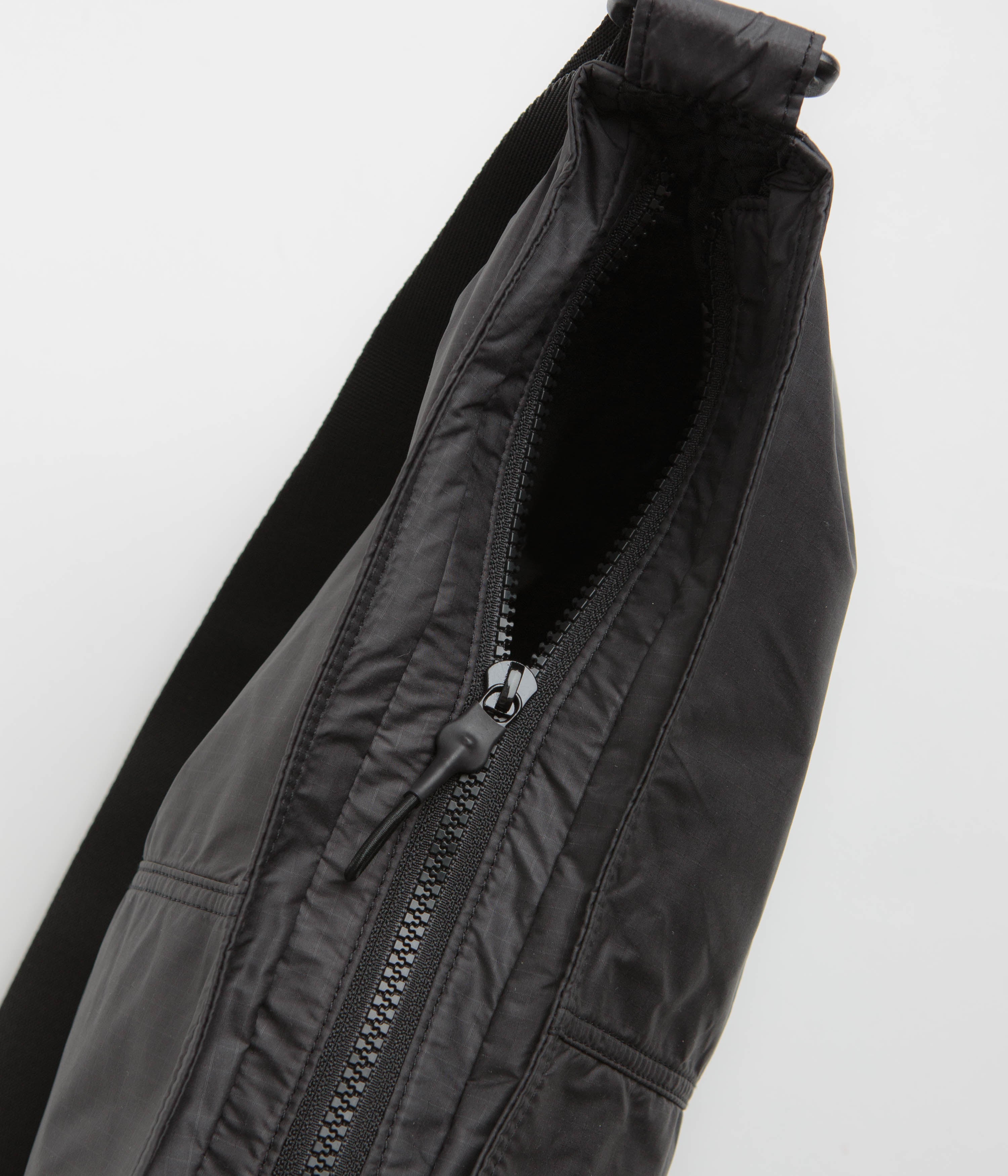 Dickies Unionville Black Crossbody Bag - Stylish & Functional