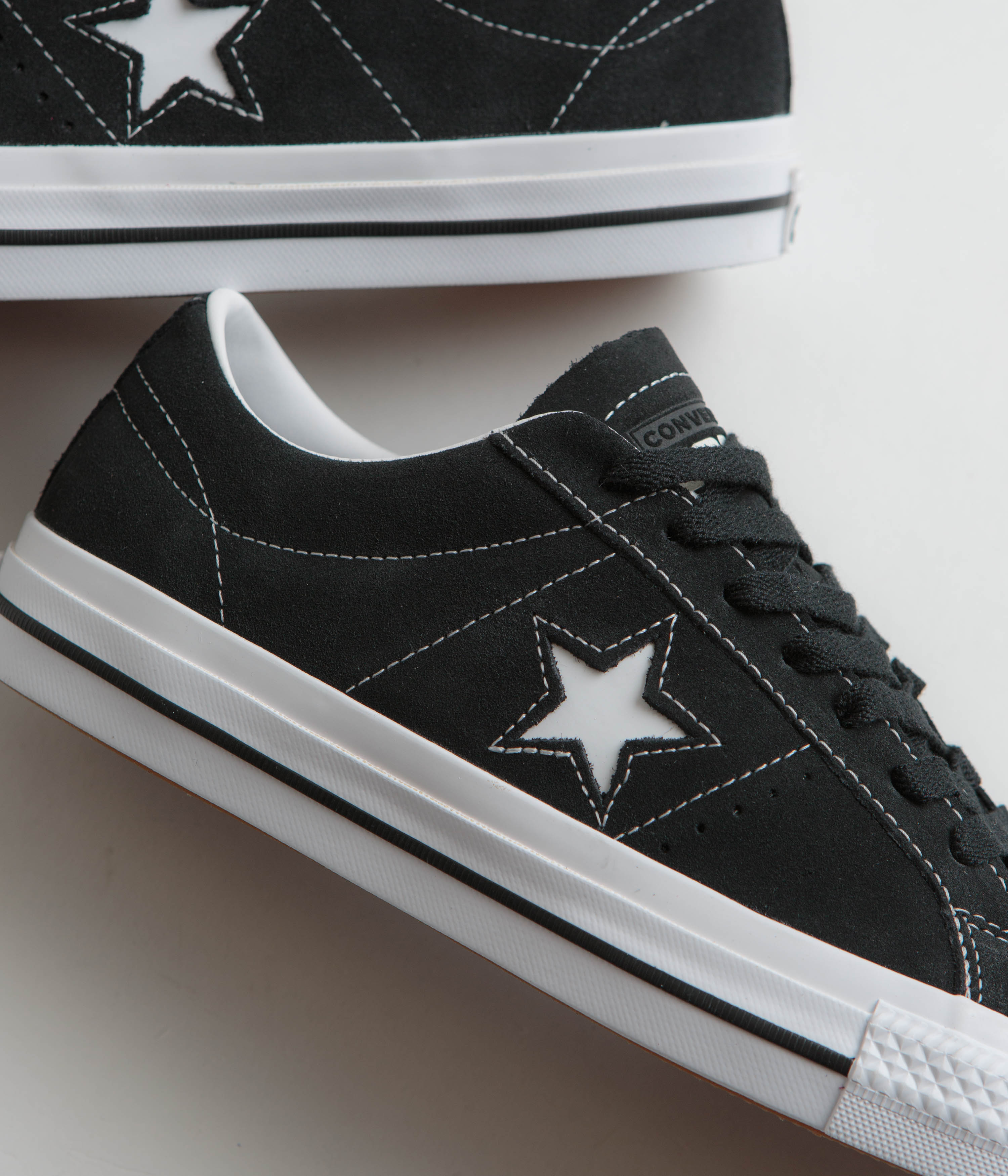 Converse Cons One Star Pro Suede Ox Shoes - Stylish Black/White Blend