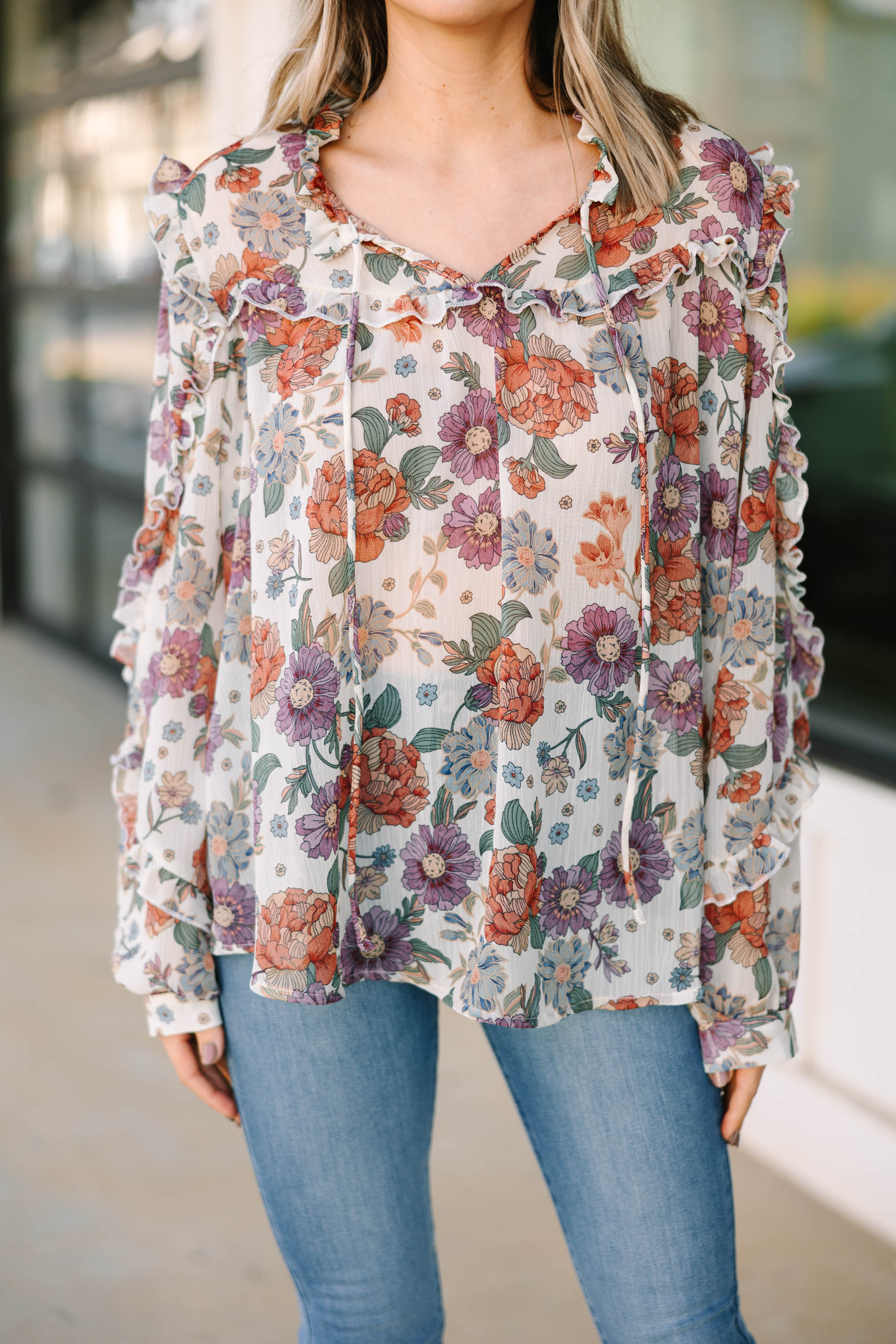Stunning Cream White Floral Blouse - A Must-Have!