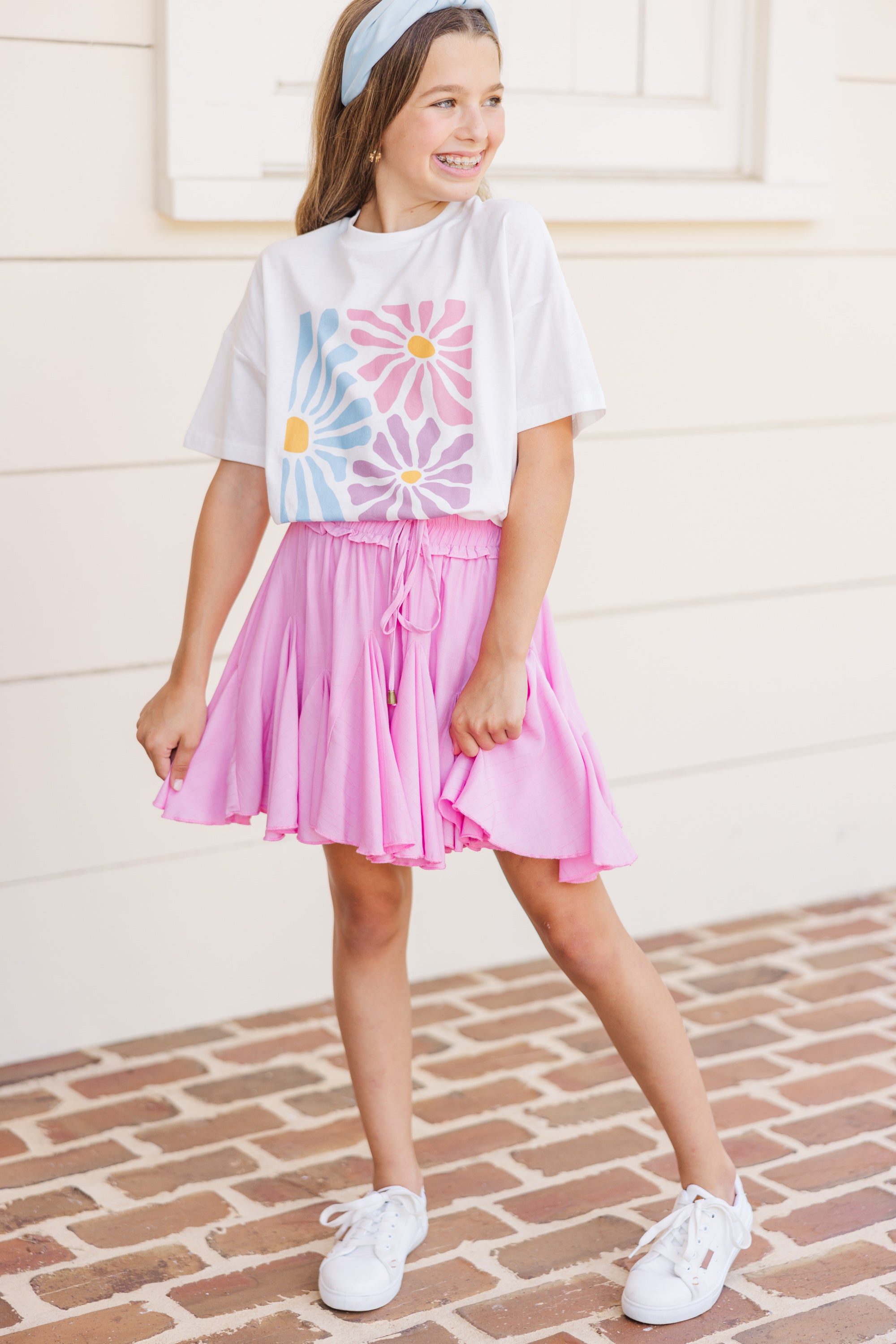 Girls' Retro-Chic White Graphic Tee: Unleash the Fun!