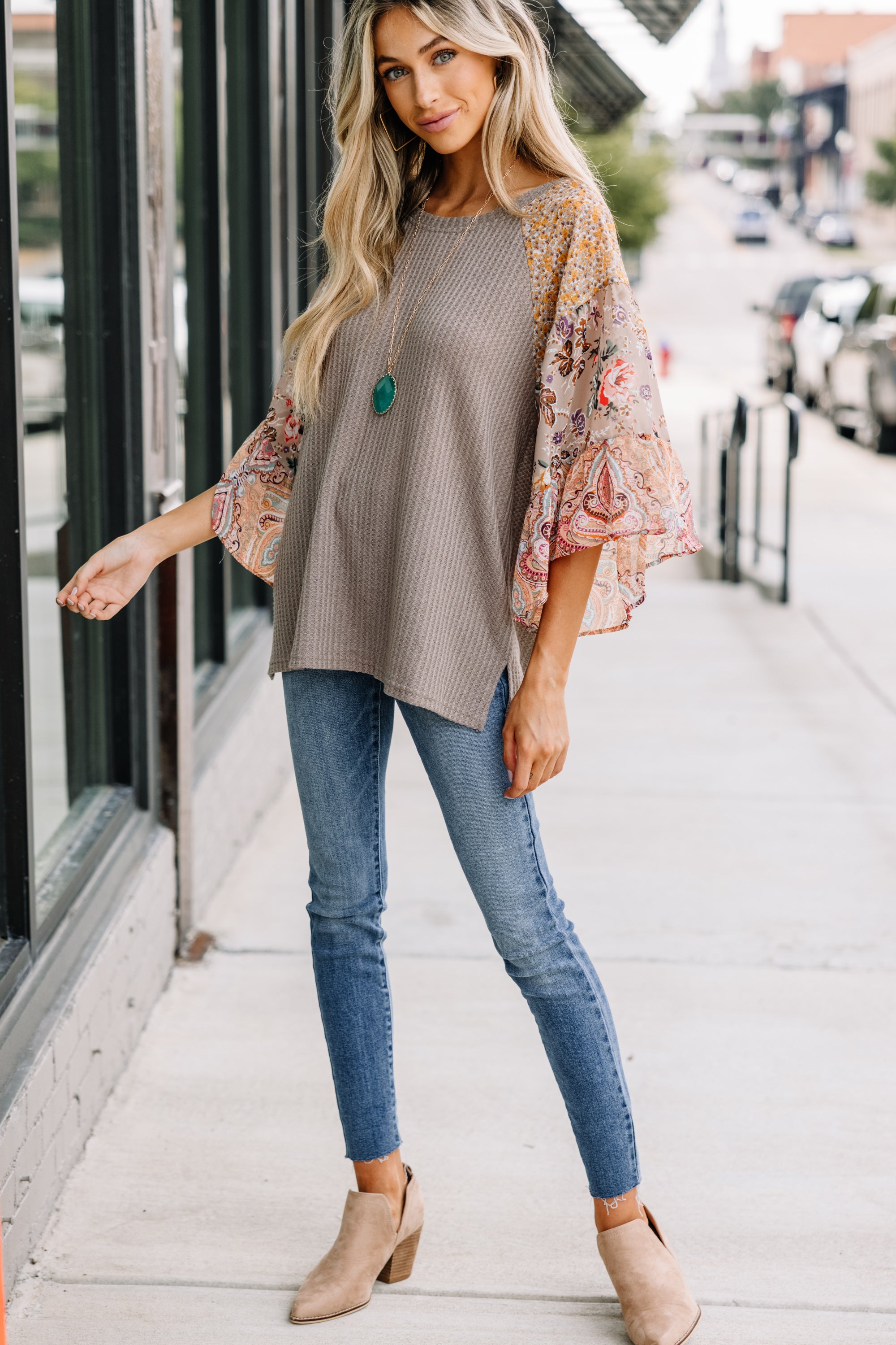 Stunning Mocha Brown Paisley Top - A Must-Have!