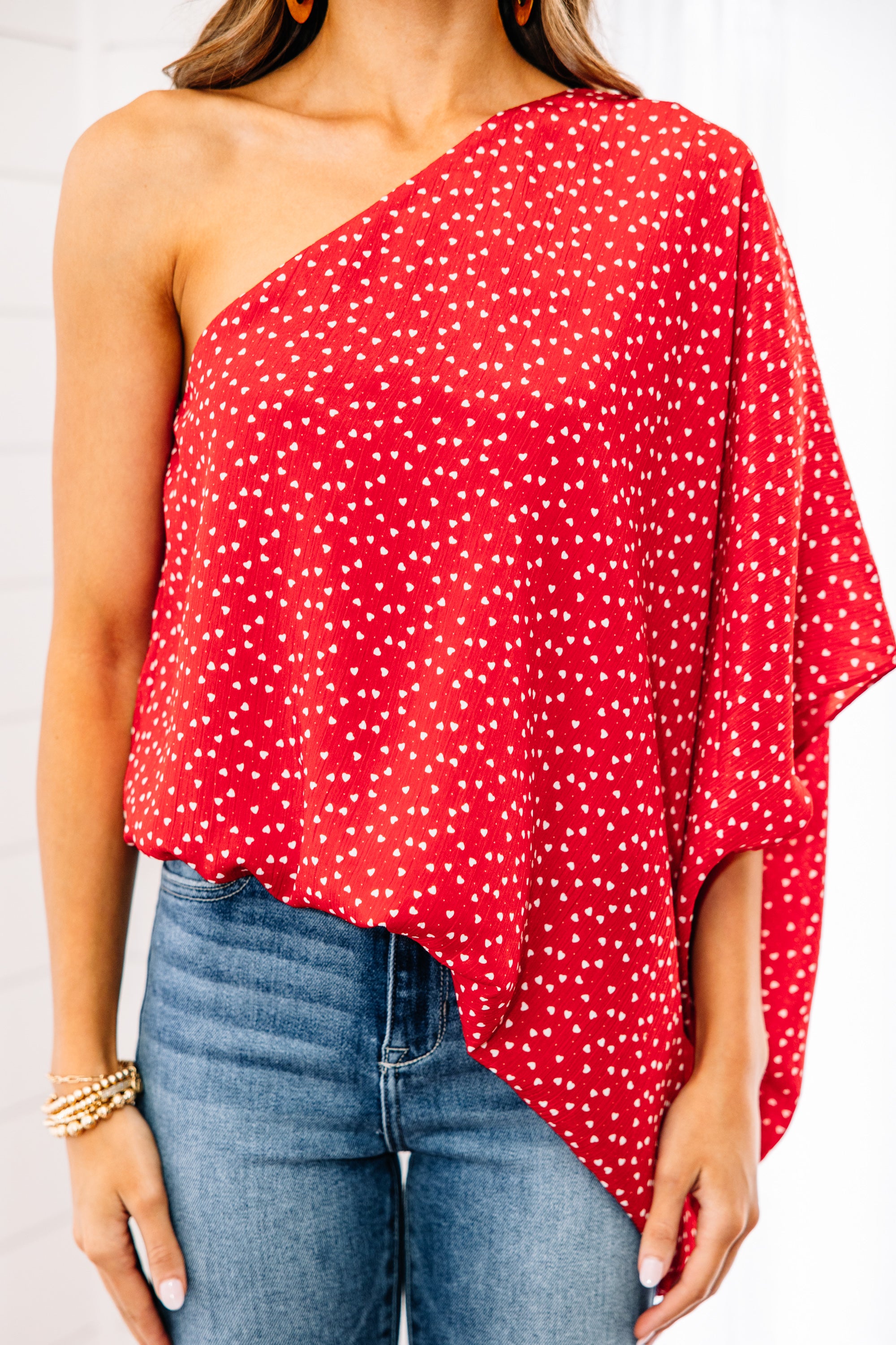 Alluring Love Red Heart Print One-Shoulder Blouse