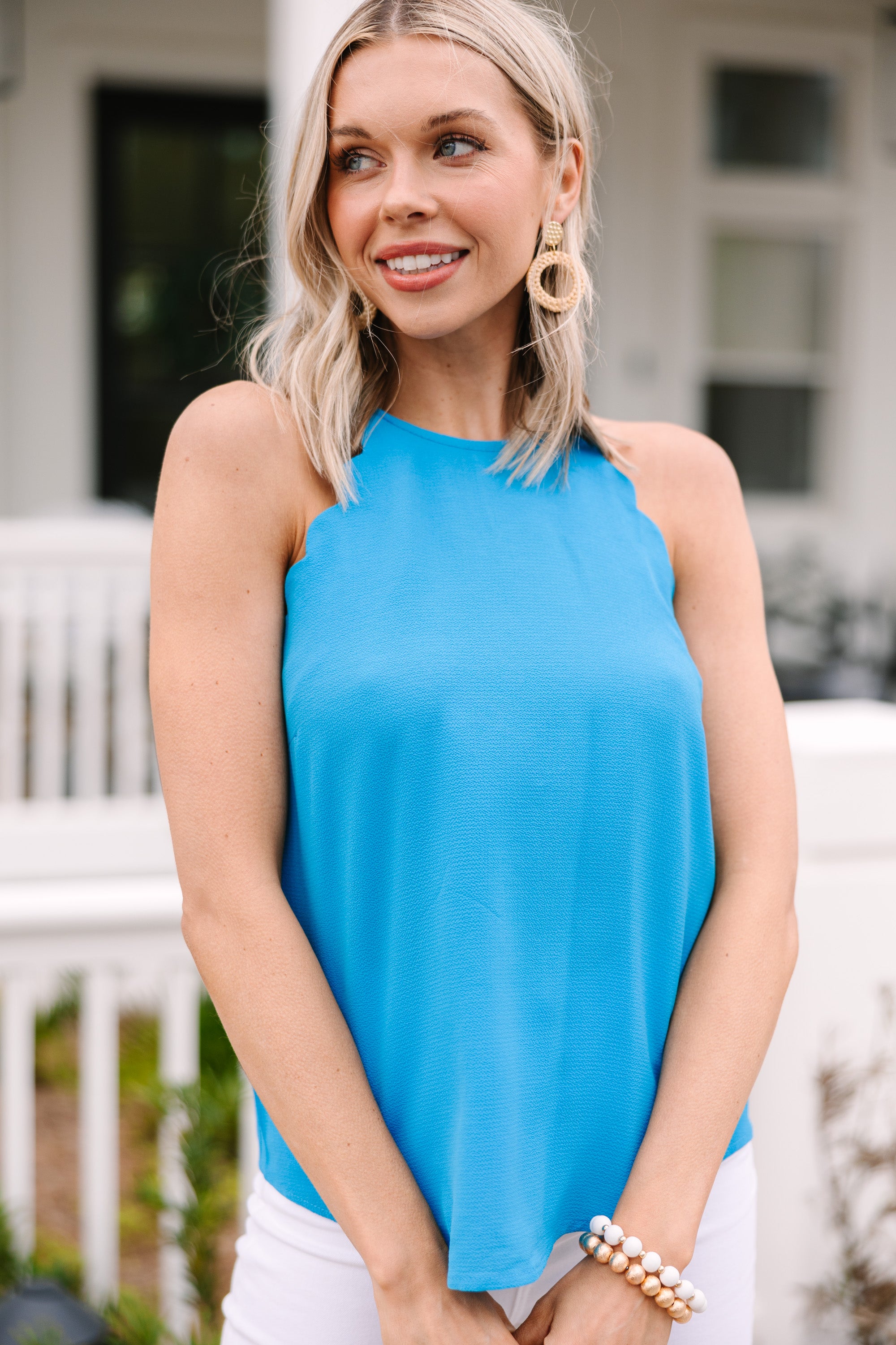 Stunning Turquoise Blue Scalloped Good News Tank