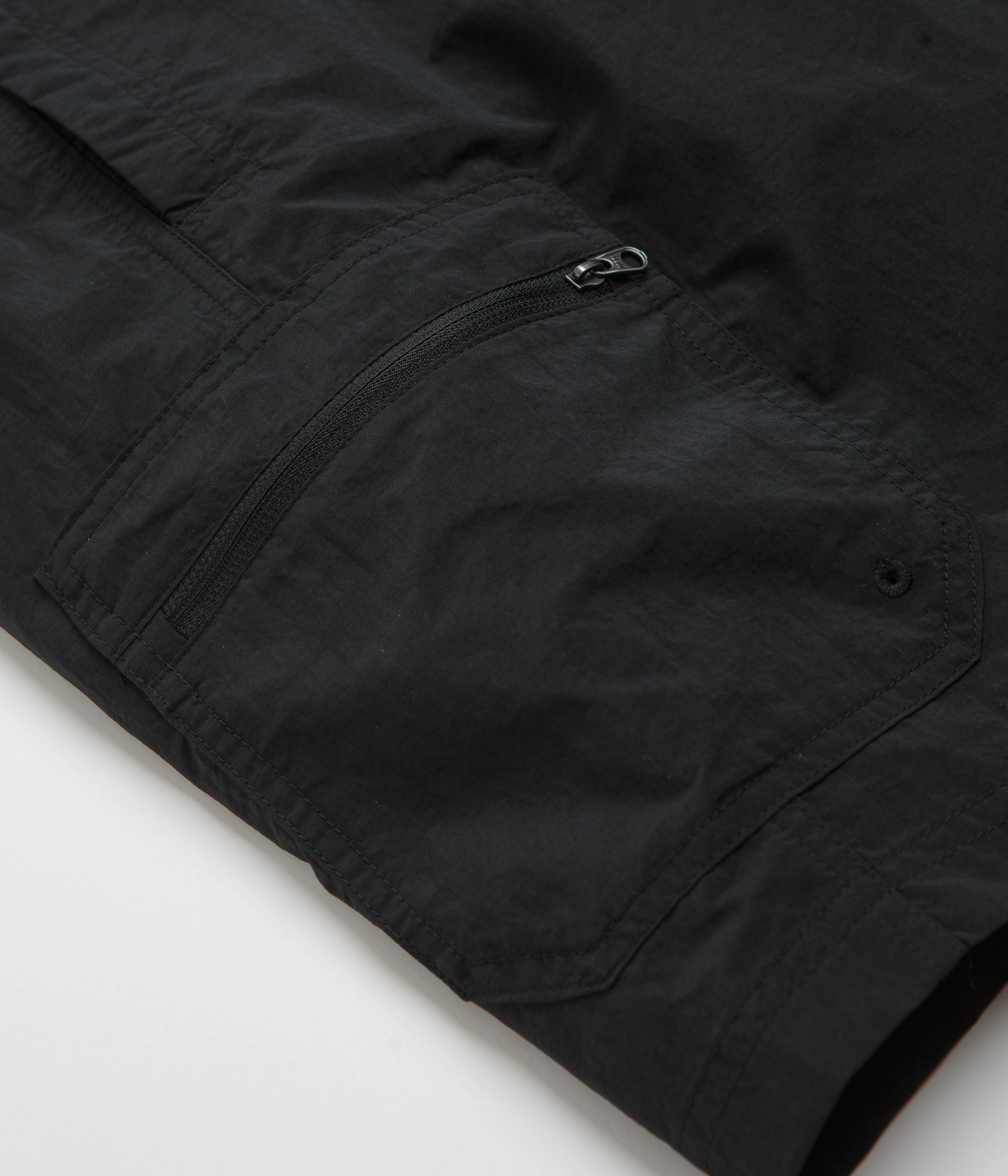 Columbia Mountaindale Black Cargo Shorts - The Ultimate Outdoor Essential