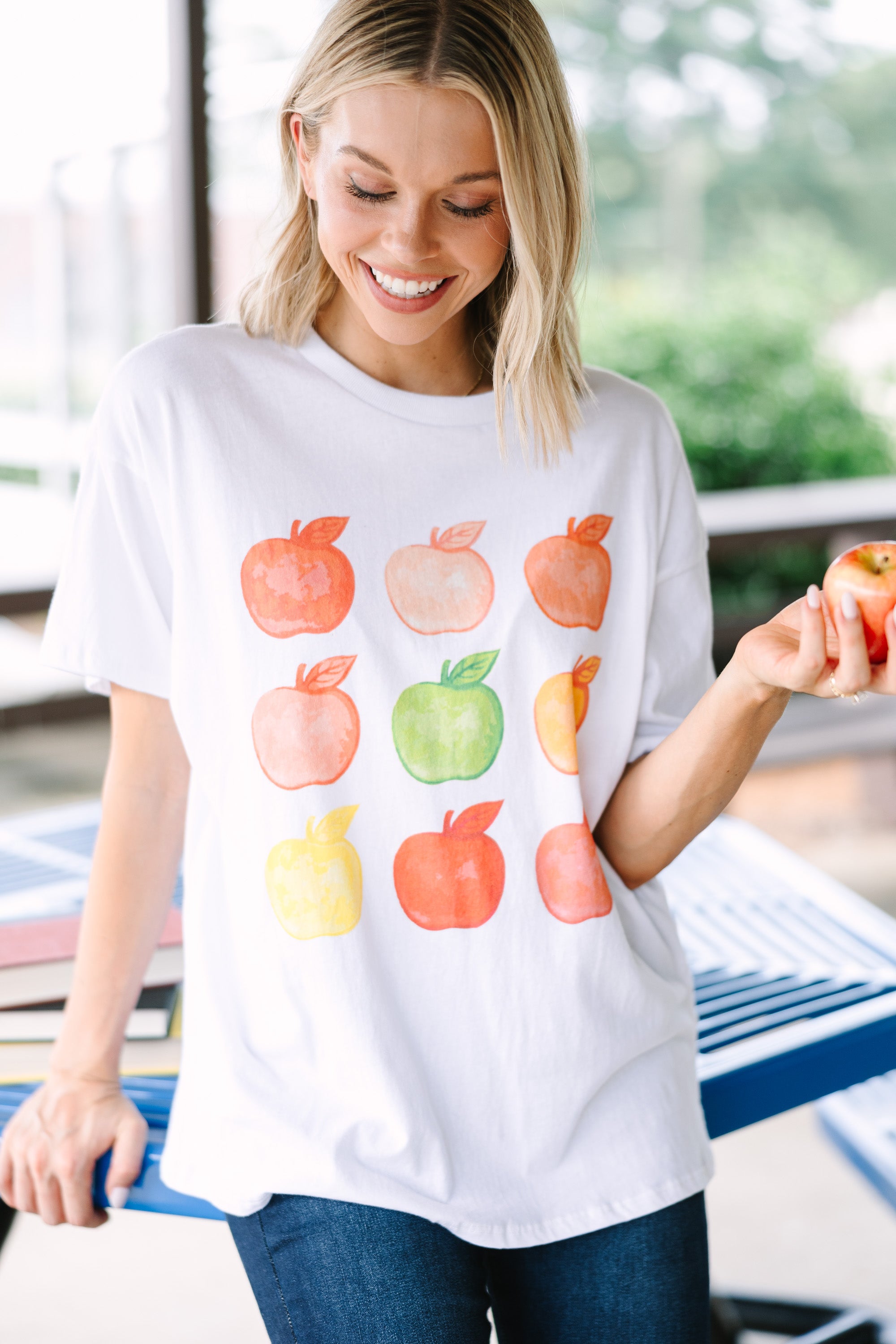 Adorable Apple White Graphic Tee - Must - Have for School