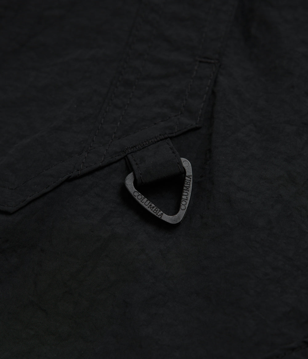 Columbia Challenger Black Windbreaker Anorak - Stylish & Protective