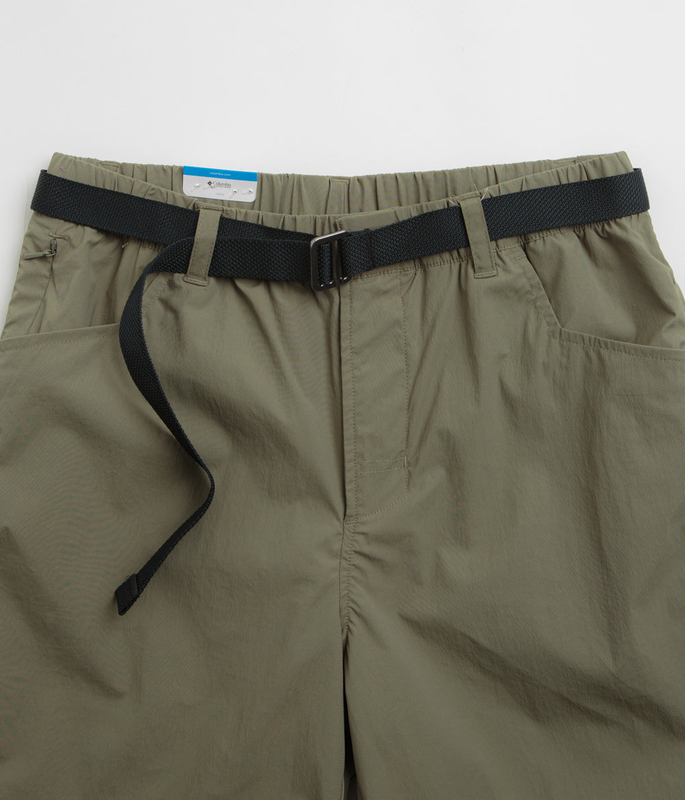 Columbia Sharpe Canyon Stone Green Shorts - Stay Cool and Protected!