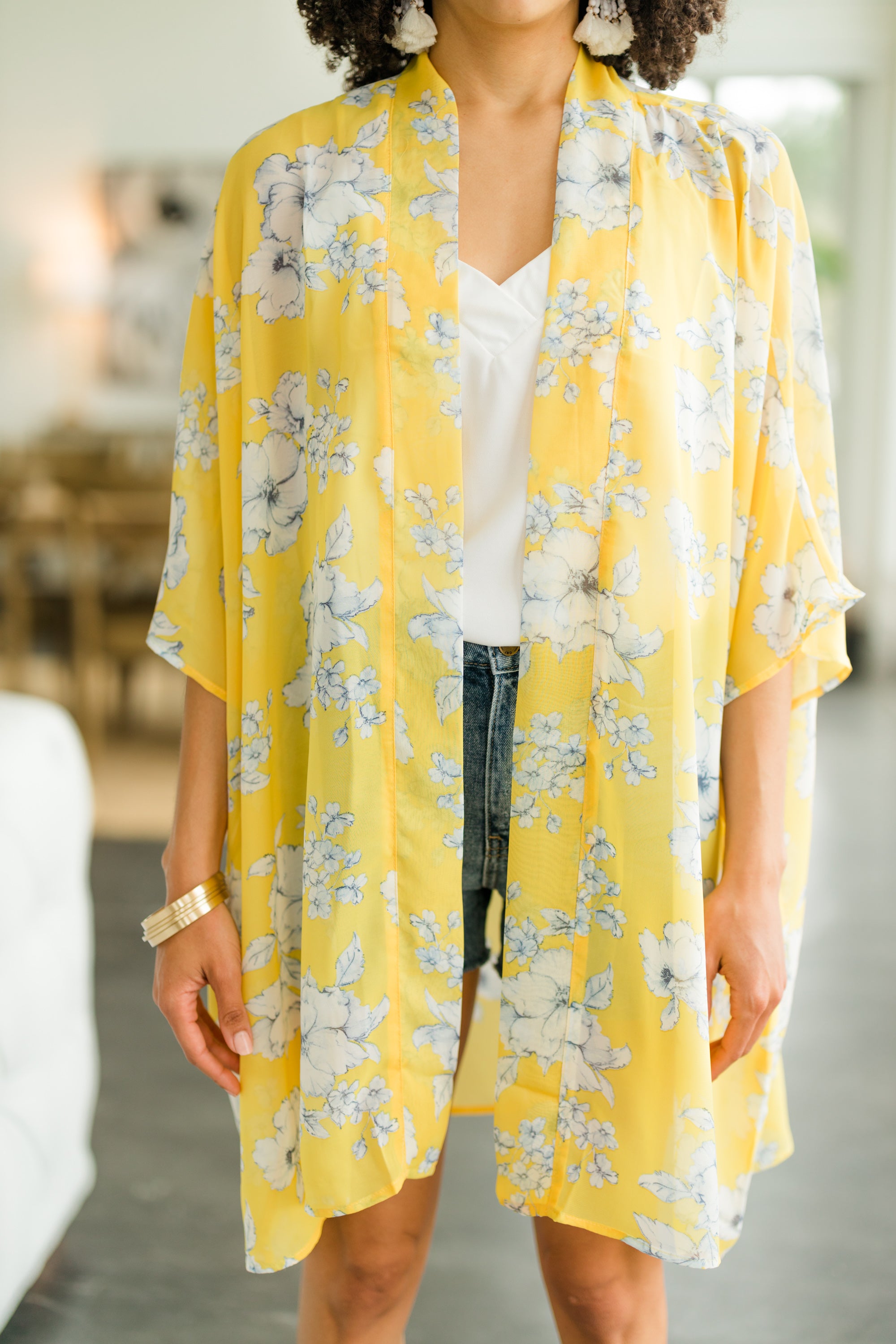 Stunning Yellow Floral Kimono - A Summer Must-Have!