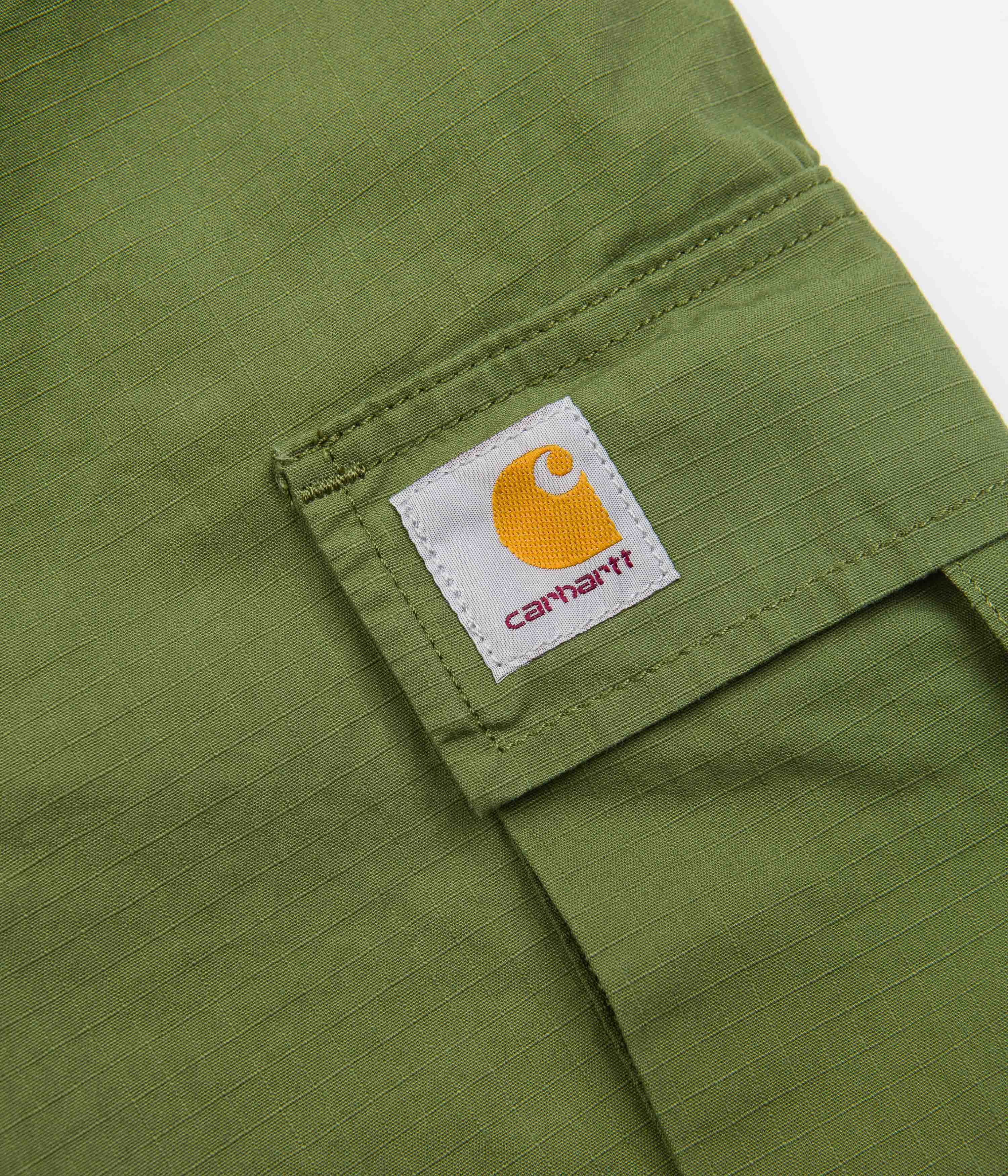 Carhartt Kiwi Regular Cargo Pants - A Must-Have for Work Enthusiasts