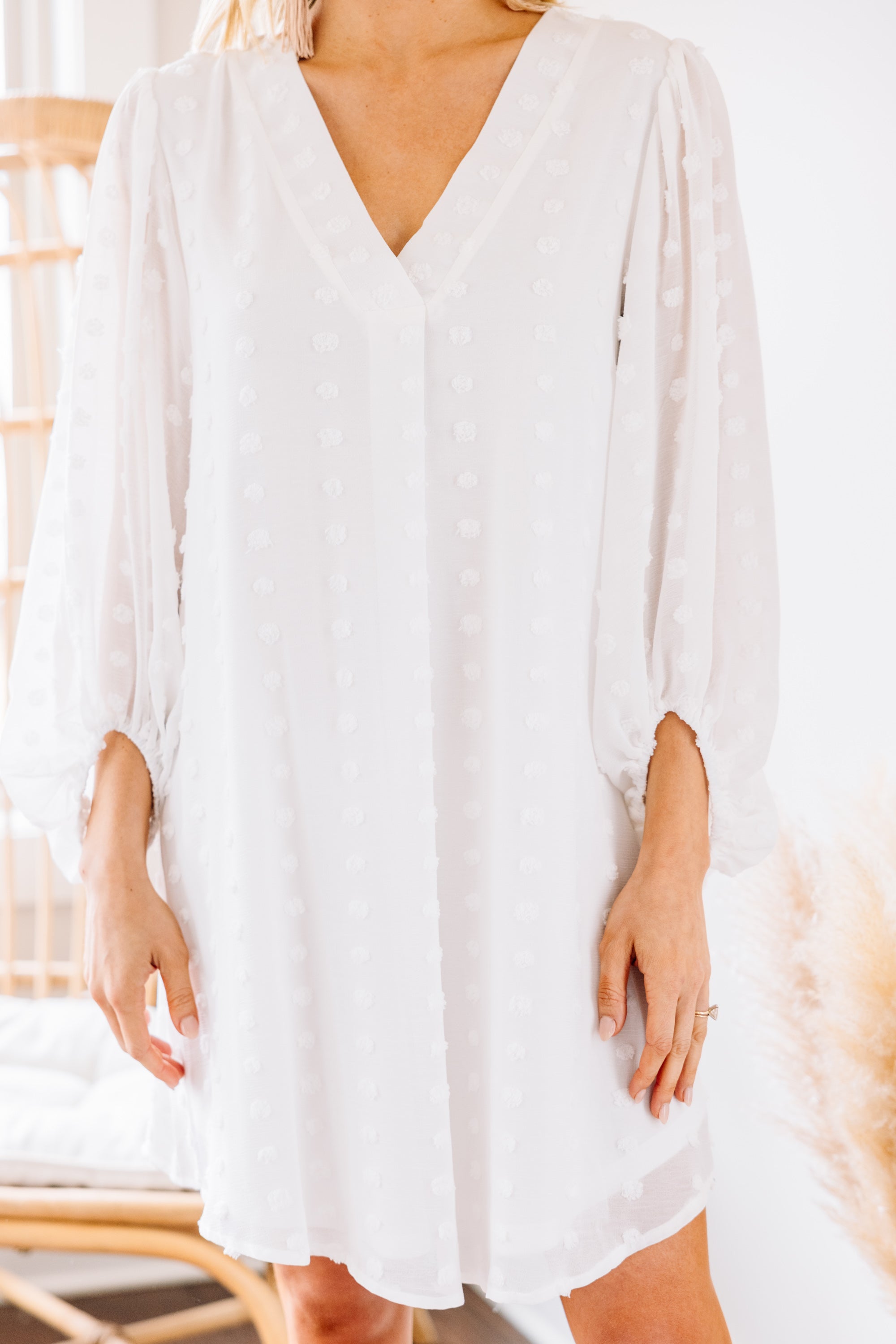 Stunning Off-White Swiss Dot Shift Dress - A Must-Have for Spring and Brides!